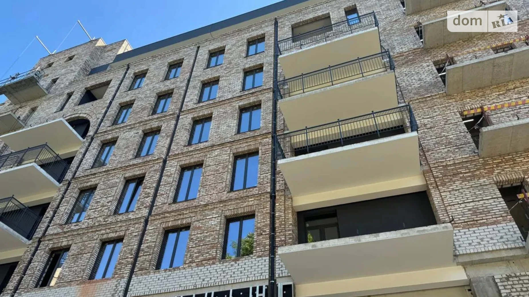 Продается 2-комнатная квартира 70.8 кв. м в Днепре, ул. Донцова Дмитрия(Донского Дмитрия), 8 - фото 2