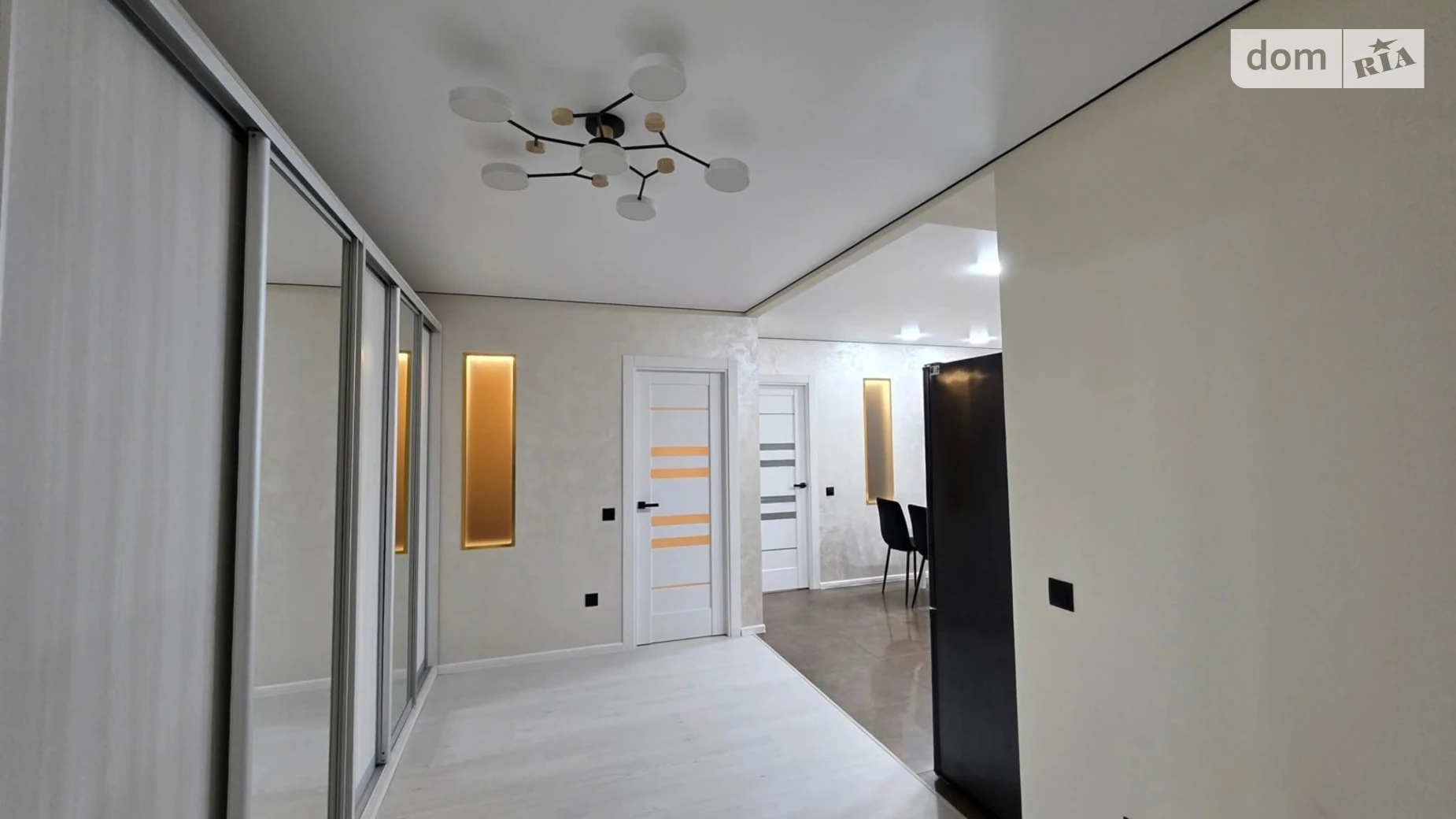 2-кімнатна квартира 60 кв. м у Тернополі, вул. Сахарова Андрія Академіка, 10 - фото 2