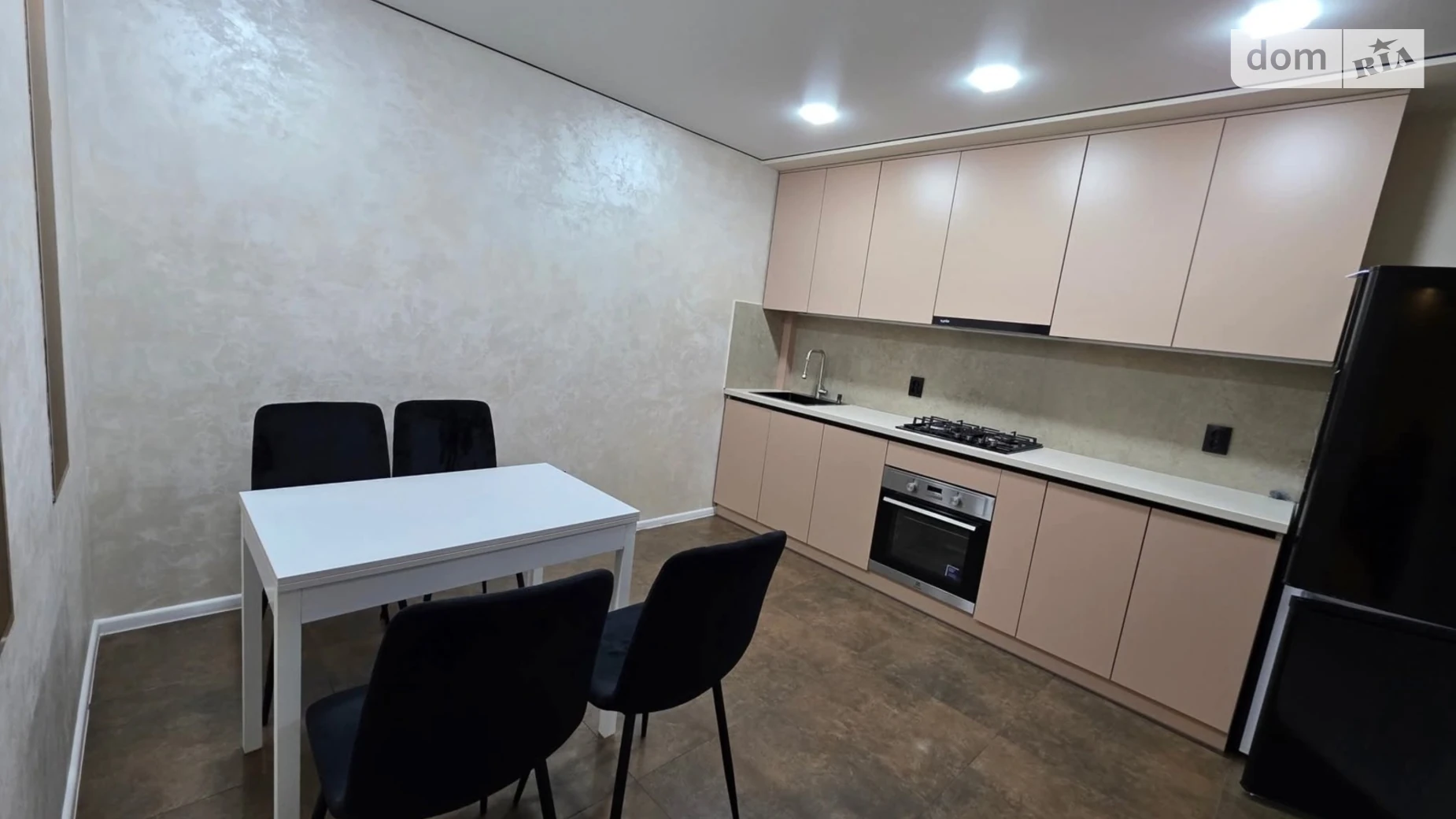 2-кімнатна квартира 60 кв. м у Тернополі, вул. Сахарова Андрія Академіка, 10 - фото 4