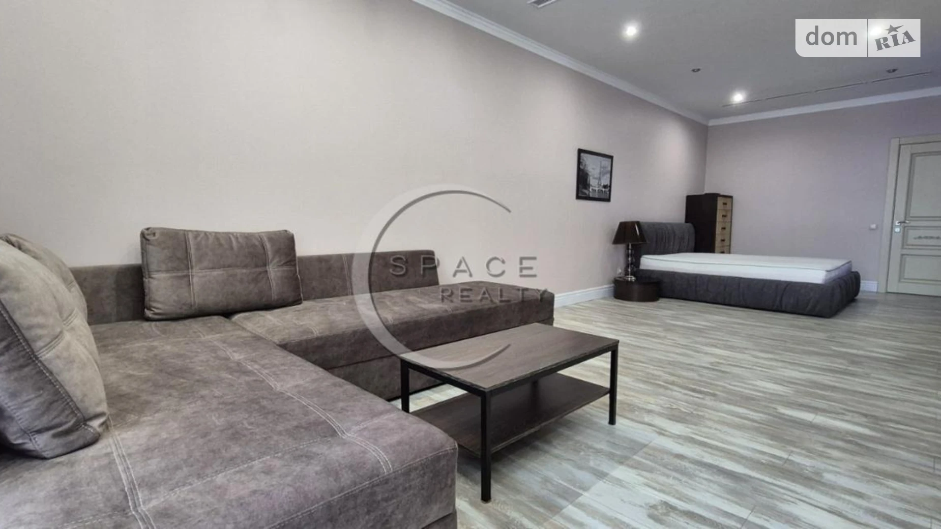 Сдается в аренду дом на 3 этажа 750 кв. м с мансардой, цена: 7000 $ - фото 5