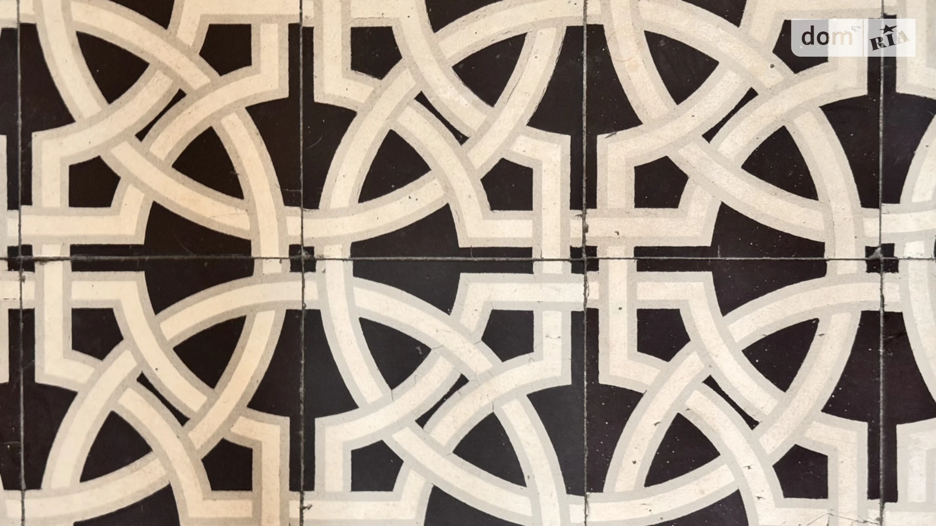 Продается 2-комнатная квартира 43 кв. м в Львове, ул. Михновских Братьев, 33 - фото 2