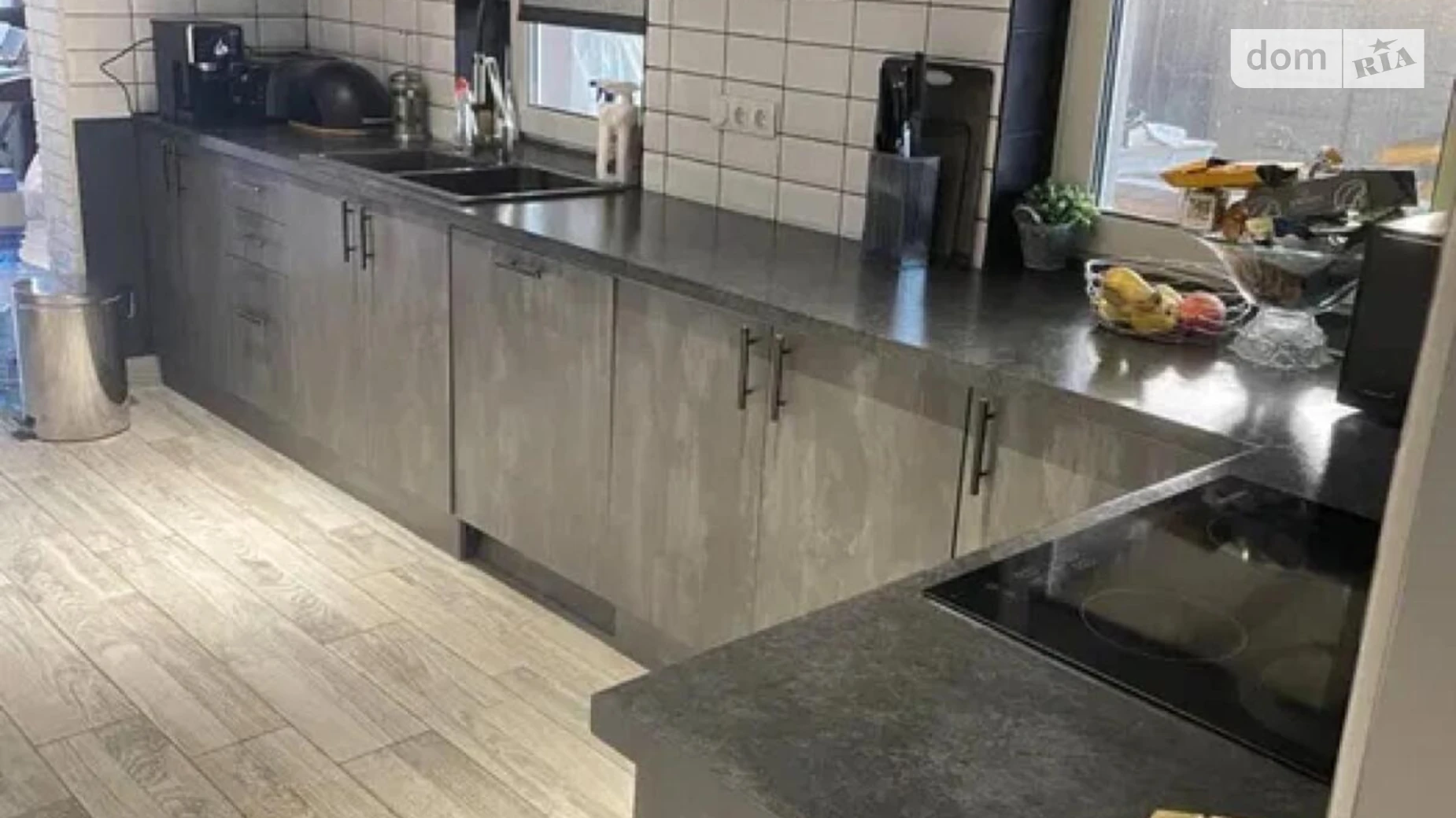 Продается дом на 3 этажа 180 кв. м с бассейном, цена: 120000 € - фото 3