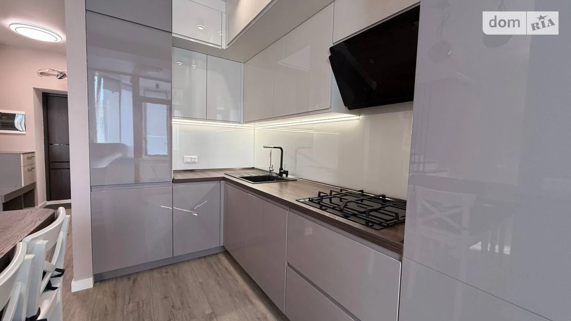 Продається 3-кімнатна квартира 72 кв. м у Софіївській Борщагівці, вул. Академіка Корольова, 2 - фото 2