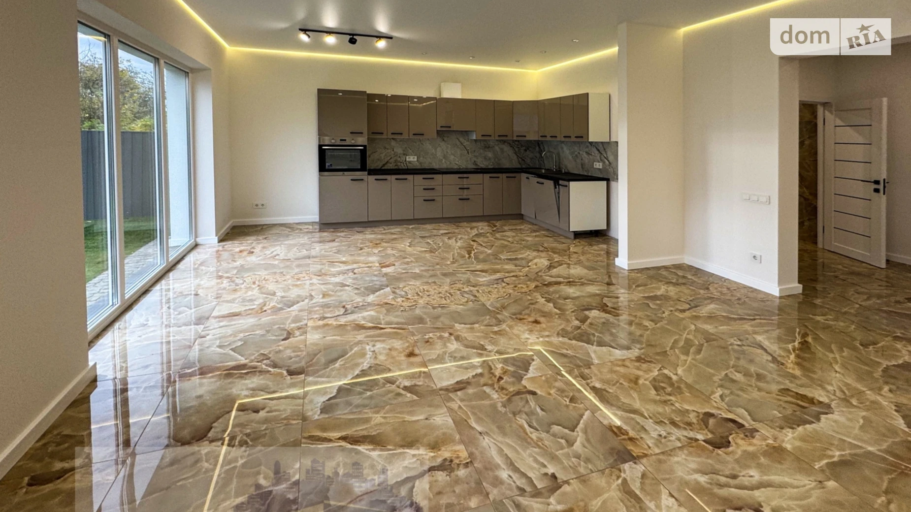 Продается дом на 2 этажа 165 кв. м с камином, цена: 249000 $ - фото 4