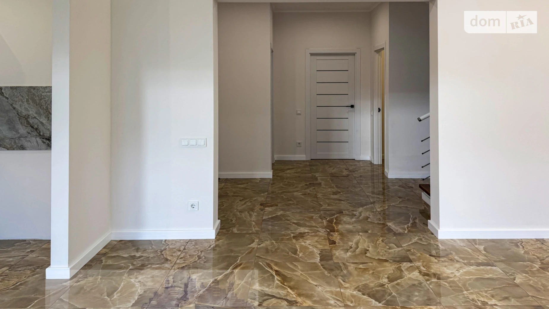 Продается дом на 2 этажа 165 кв. м с камином, цена: 249000 $ - фото 2