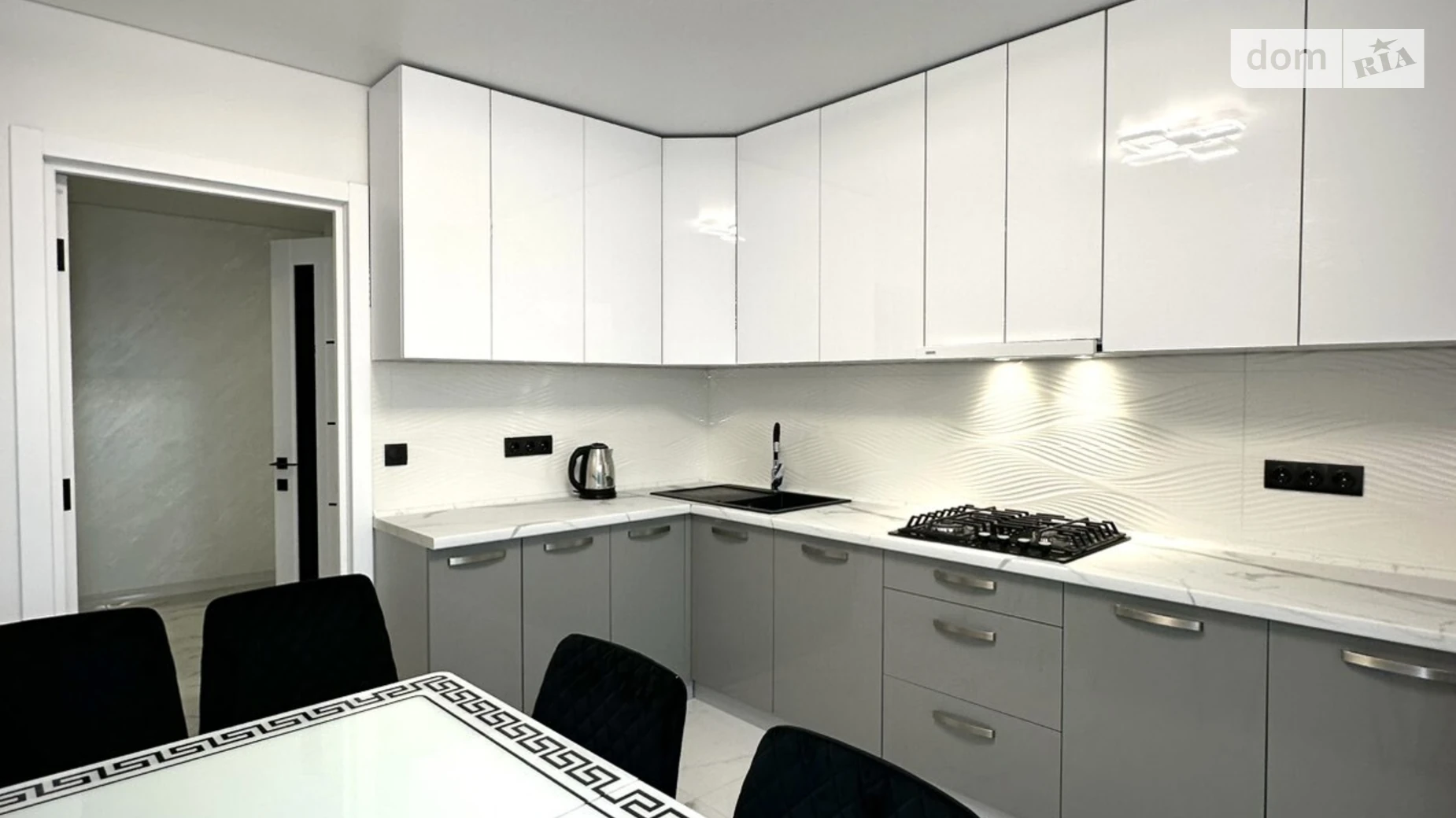 2-кімнатна квартира 65 кв. м у Тернополі, вул. Іллєнка - фото 4