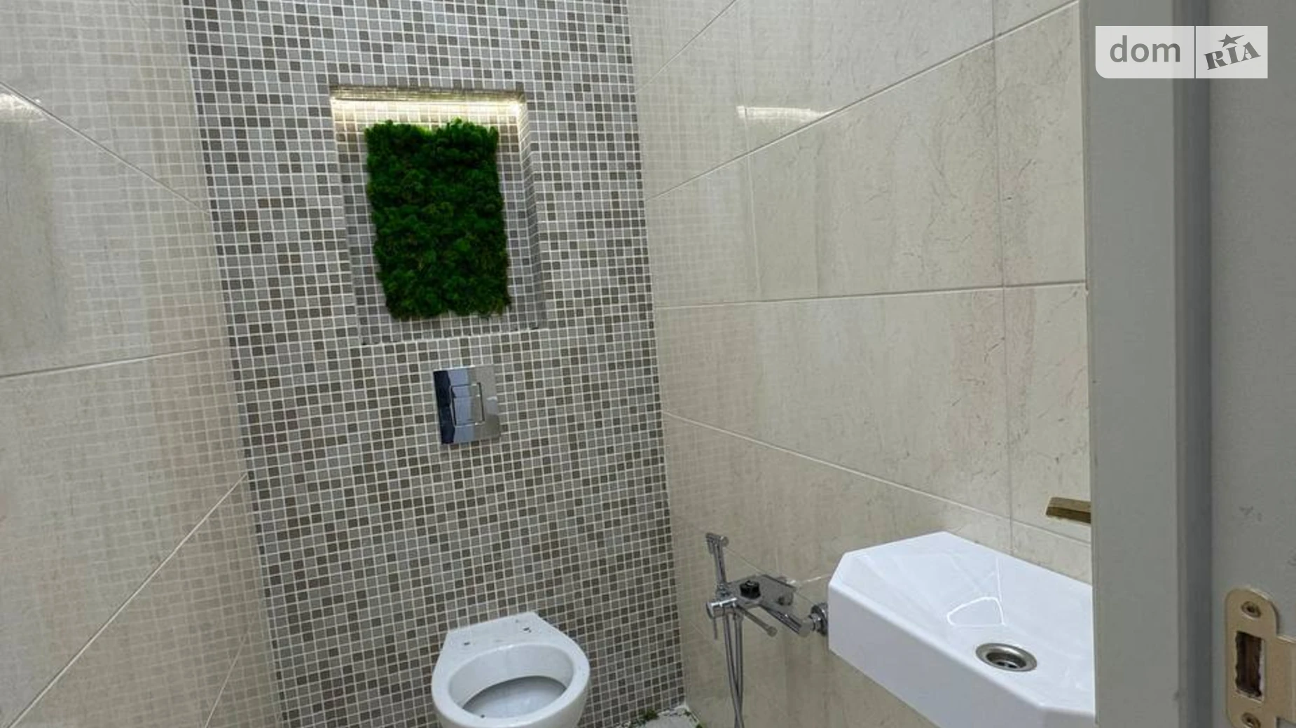 Продается помещения свободного назначения 642.5 кв. м в 3-этажном здании, цена: 2000000 $ - фото 4