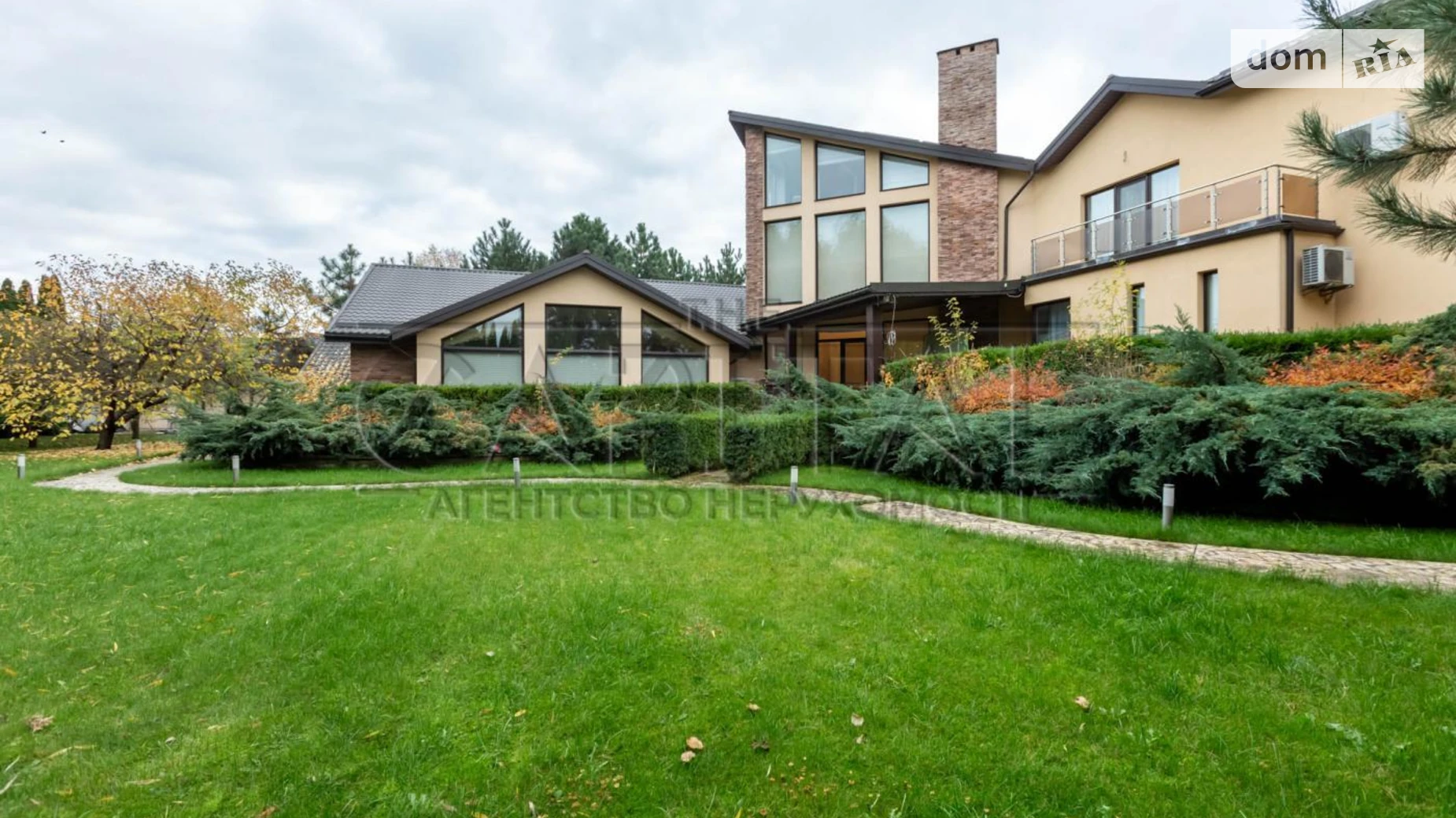 Продается дом на 3 этажа 554 кв. м с участком, цена: 1250000 $ - фото 2