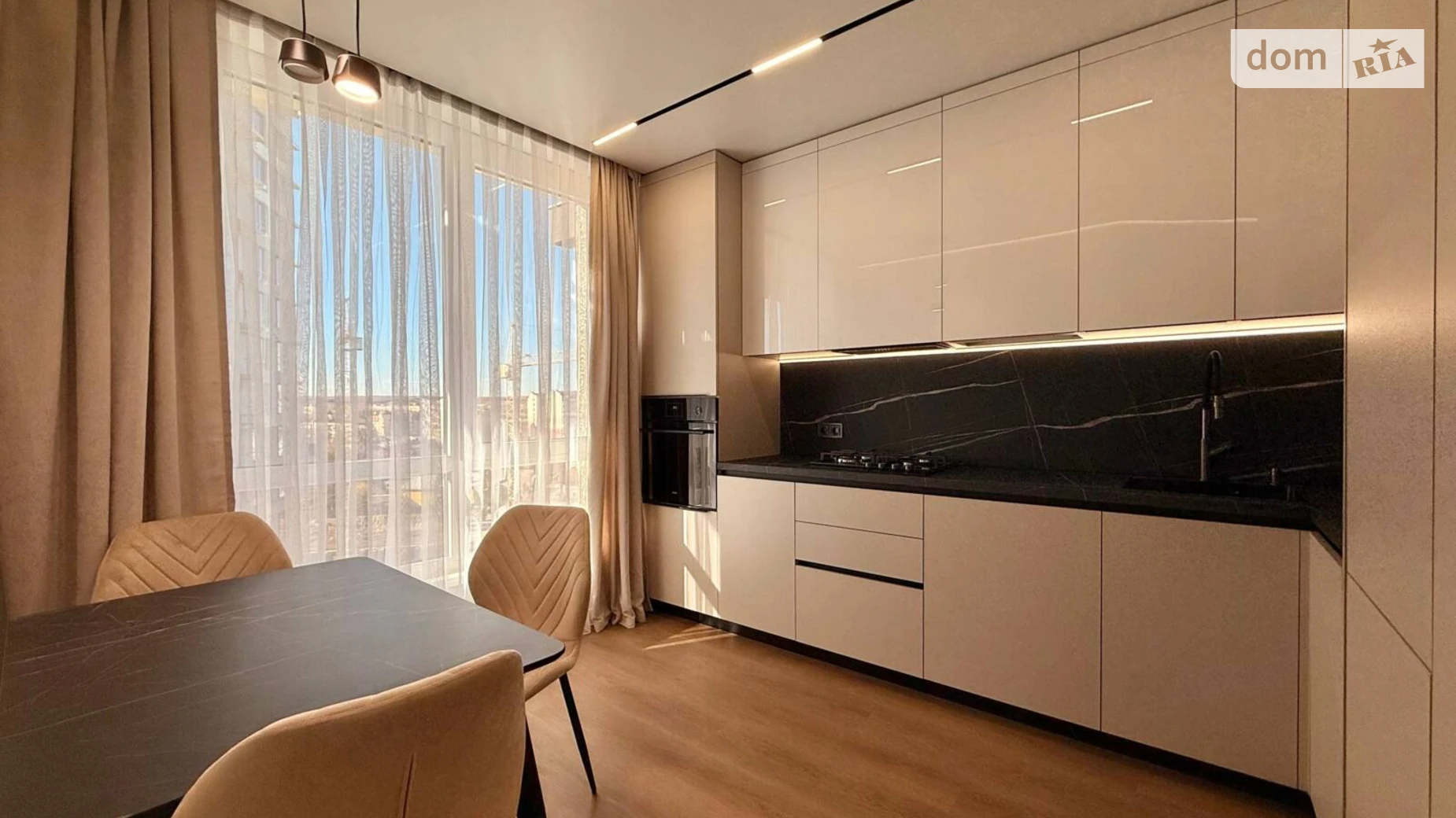 Продается 1-комнатная квартира 37 кв. м в Ивано-Франковске, ул. Юліана Пелеша(Крайковского), 3 корпус 10 - фото 2