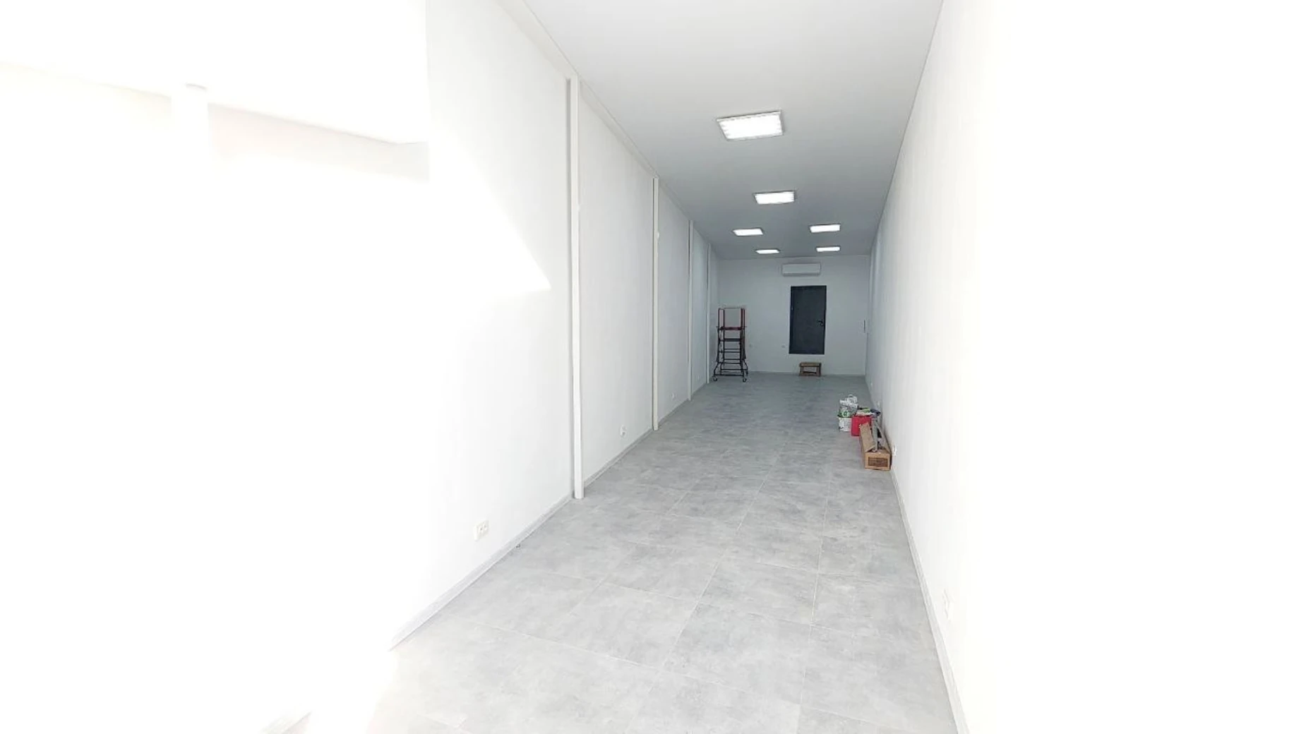 Продається приміщення вільного призначення 55.2 кв. м в 9-поверховій будівлі, цена: 76949 $ - фото 2