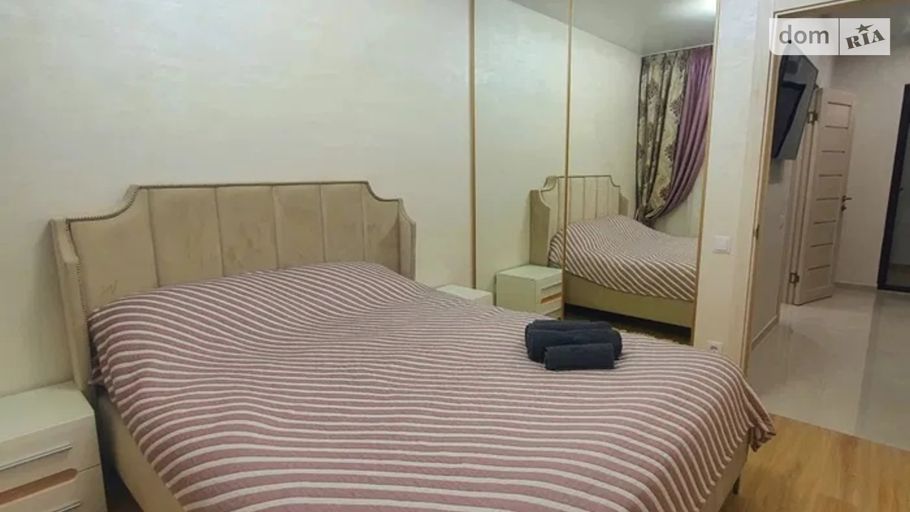 Продається 2-кімнатна квартира 42 кв. м у Одесі, вул. Літературна, 8 - фото 2