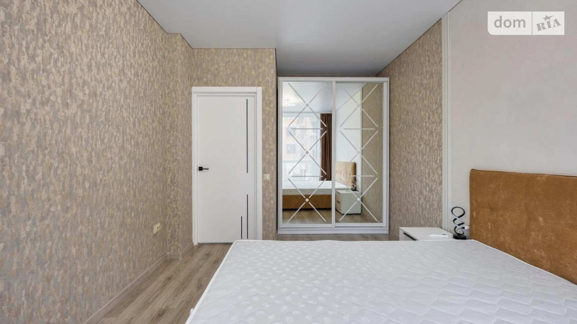 Продается 1-комнатная квартира 40.2 кв. м в Брюховичах, ул. Независимости Украины - фото 4