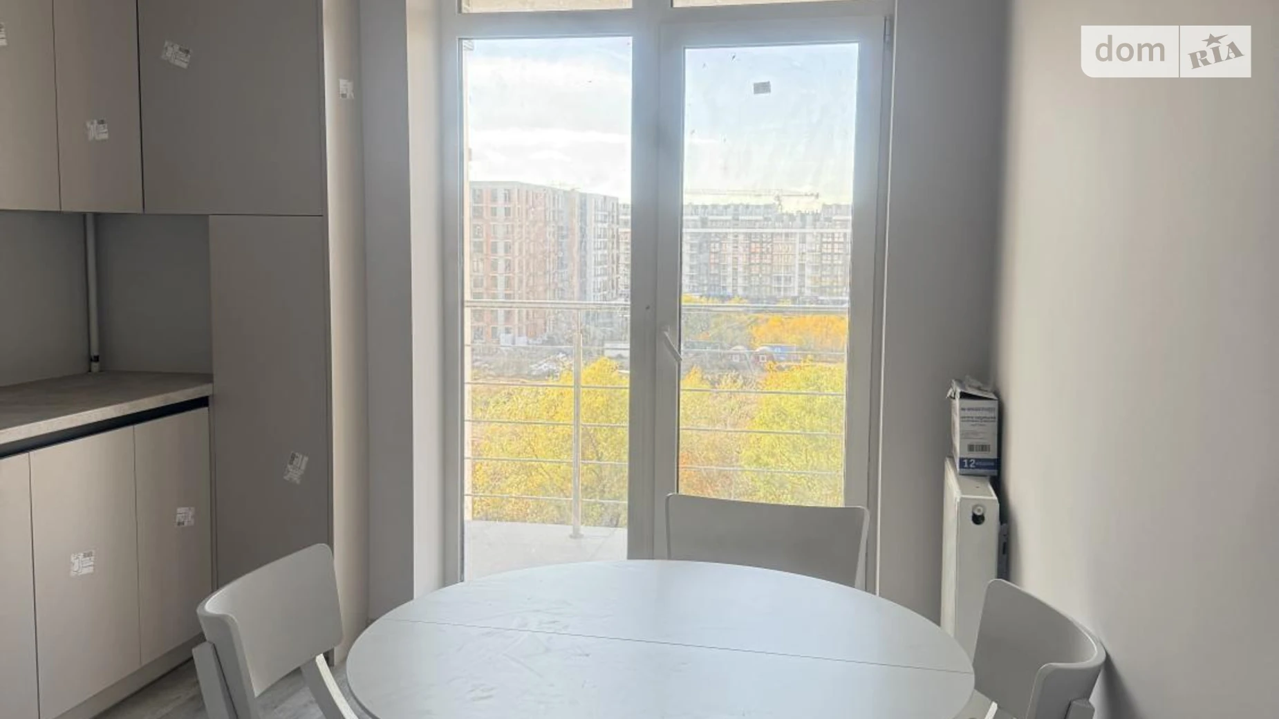 Продается 2-комнатная квартира 56 кв. м в Ужгороде, ул. Богомольца - фото 2