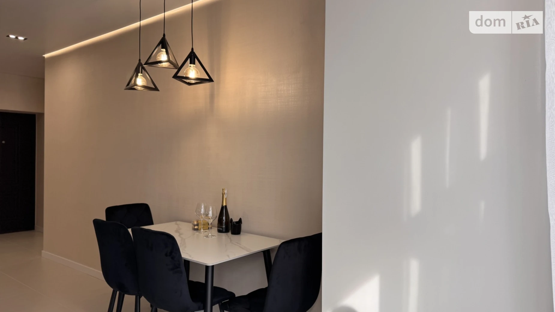 Продается 2-комнатная квартира 59.7 кв. м в Ивано-Франковске, ул. Длинная, 20В - фото 2