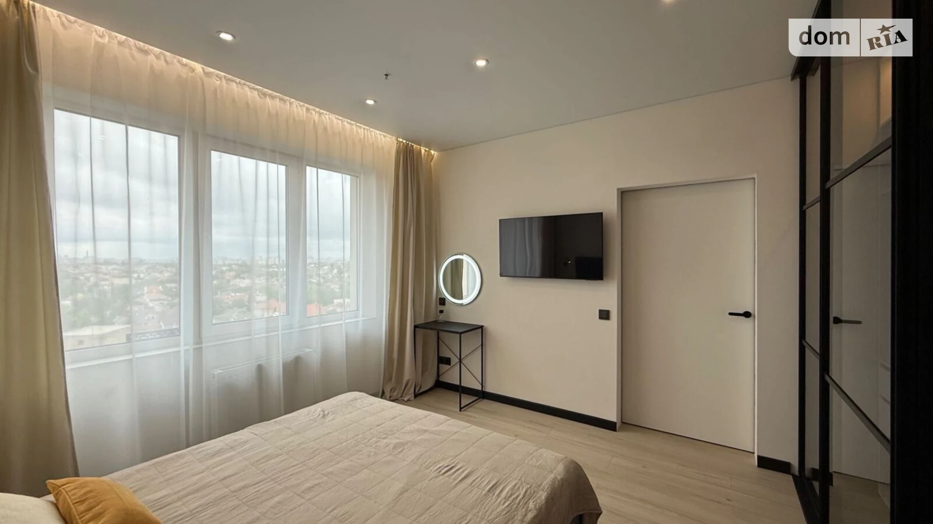 Сдается в аренду 1-комнатная квартира 41 кв. м в Одессе, ул. Литературная, 10 - фото 2