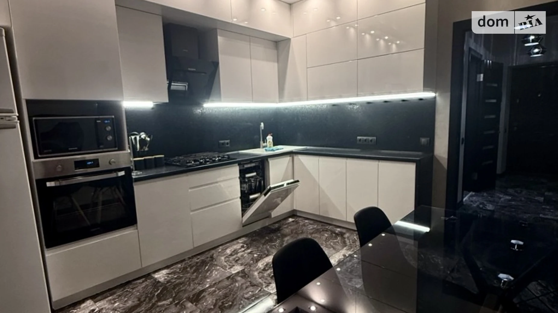 1-комнатная квартира 49 кв. м в Луцке, ул. Героев-добровольцев(Федорова), 4В - фото 3