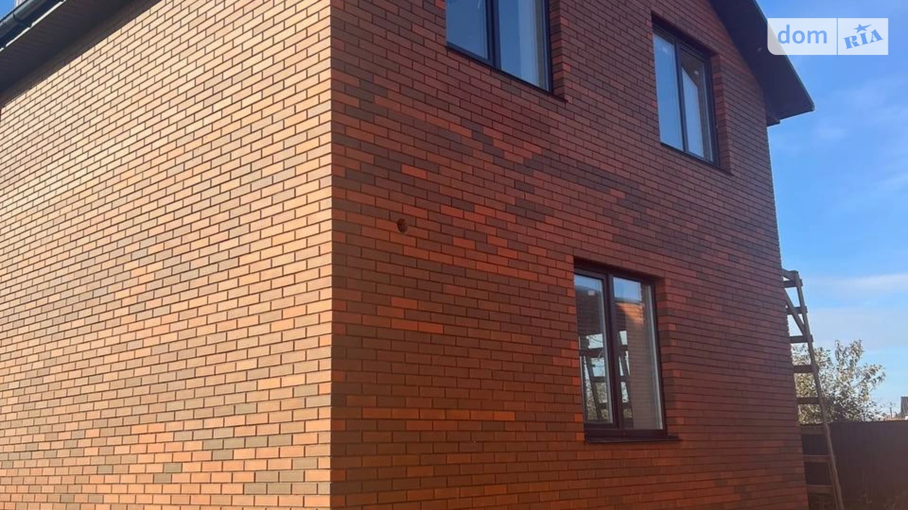 Продается дом на 2 этажа 105 кв. м с садом, цена: 82000 $ - фото 3