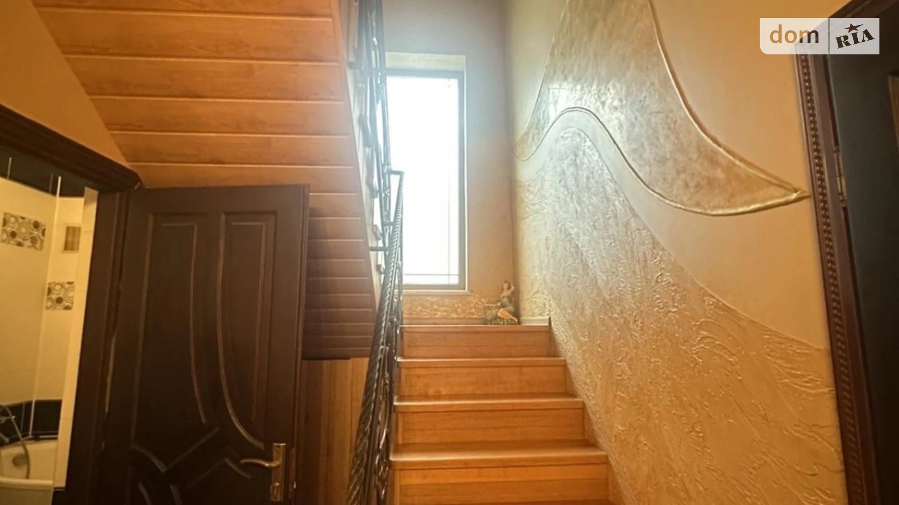 Продается дом на 2 этажа 216 кв. м с бассейном, цена: 250000 $ - фото 4