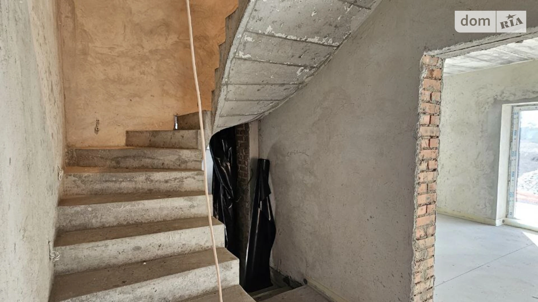 Продается дом на 2 этажа 240 кв. м с гаражом, цена: 100000 $ - фото 4