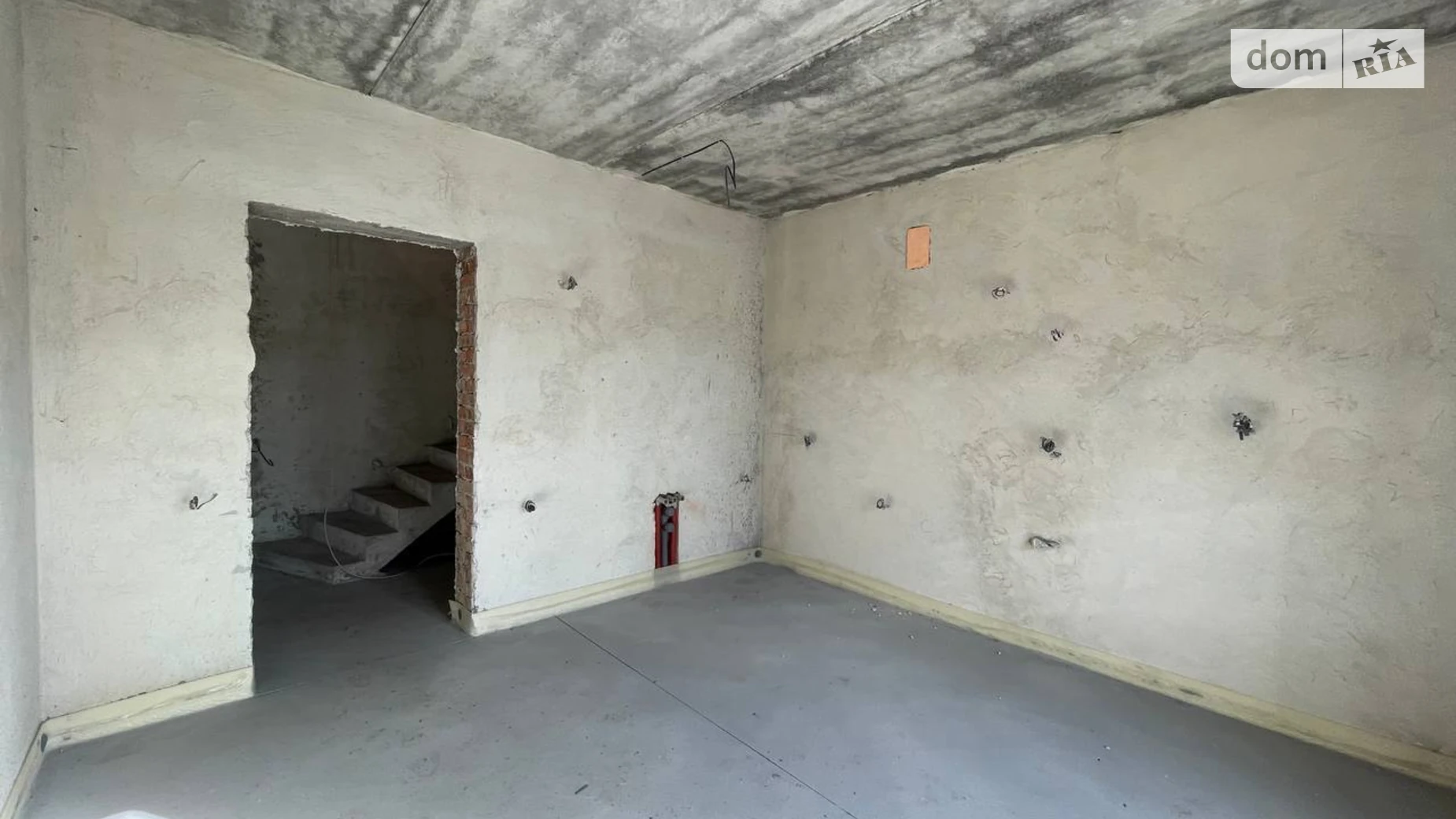 Продается дом на 2 этажа 240 кв. м с гаражом, цена: 100000 $ - фото 2