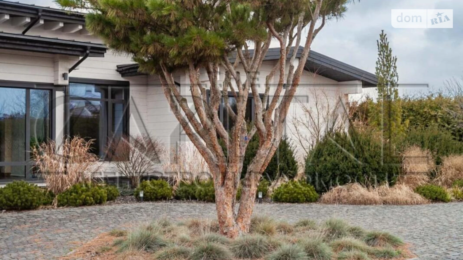 Продается одноэтажный дом 700 кв. м с гаражом, цена: 1550000 $ - фото 3