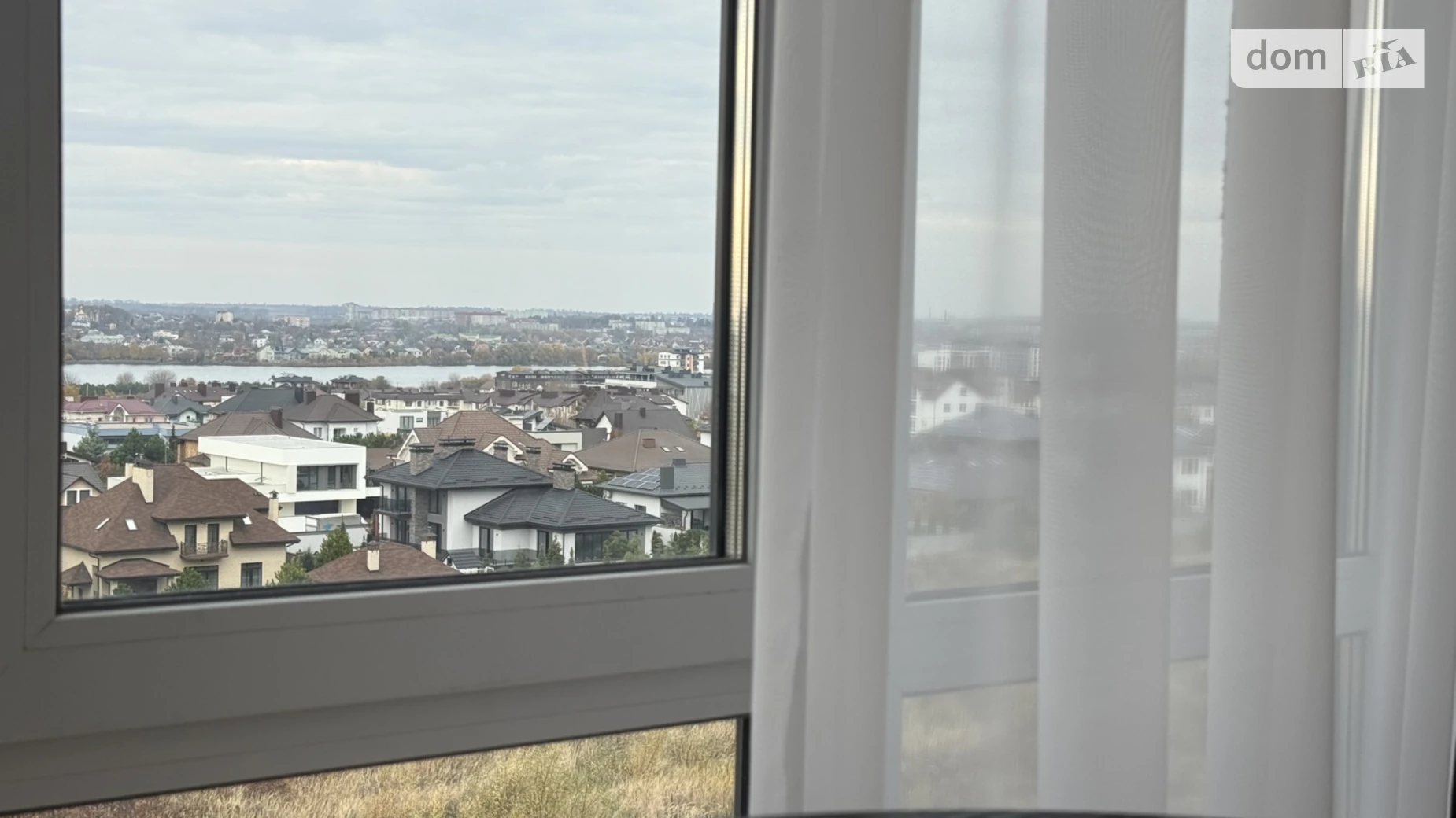 Продается 1-комнатная квартира 40 кв. м в Ровно, ул. Николая Боголюбова, 1 - фото 3