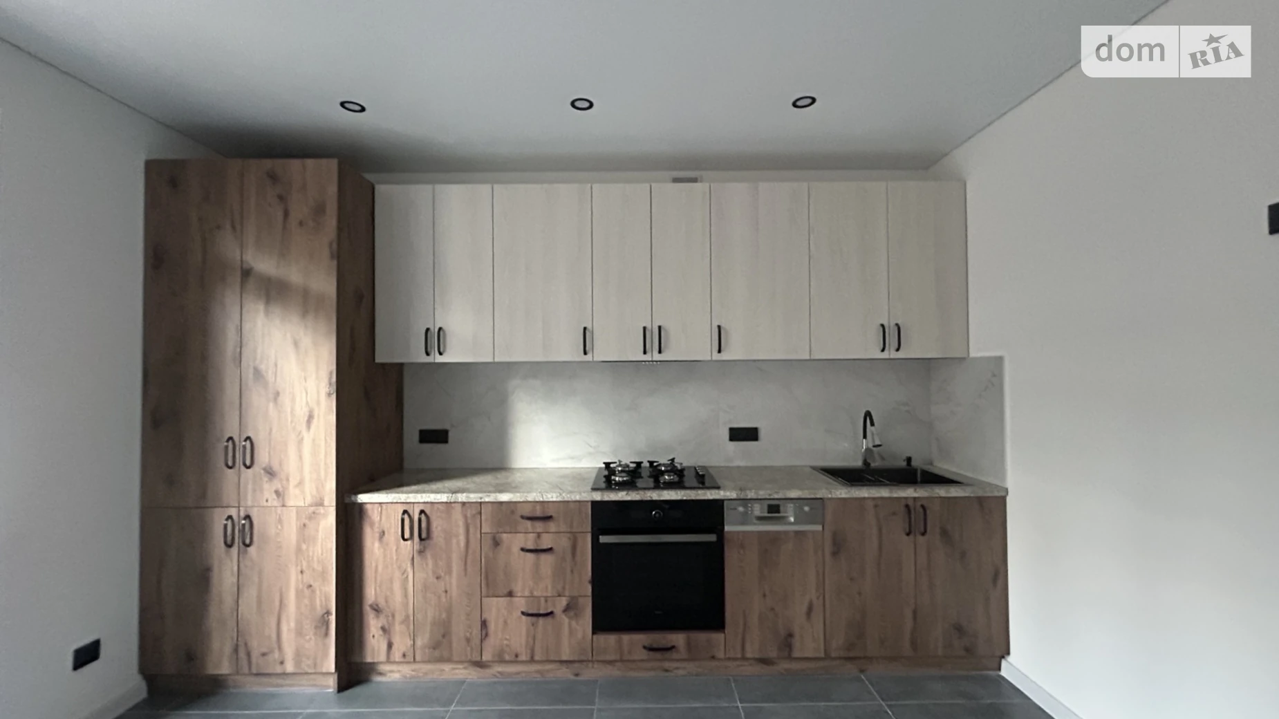 Продается 1-комнатная квартира 42 кв. м в Ивано-Франковске, ул. Довженко А., 31 - фото 2