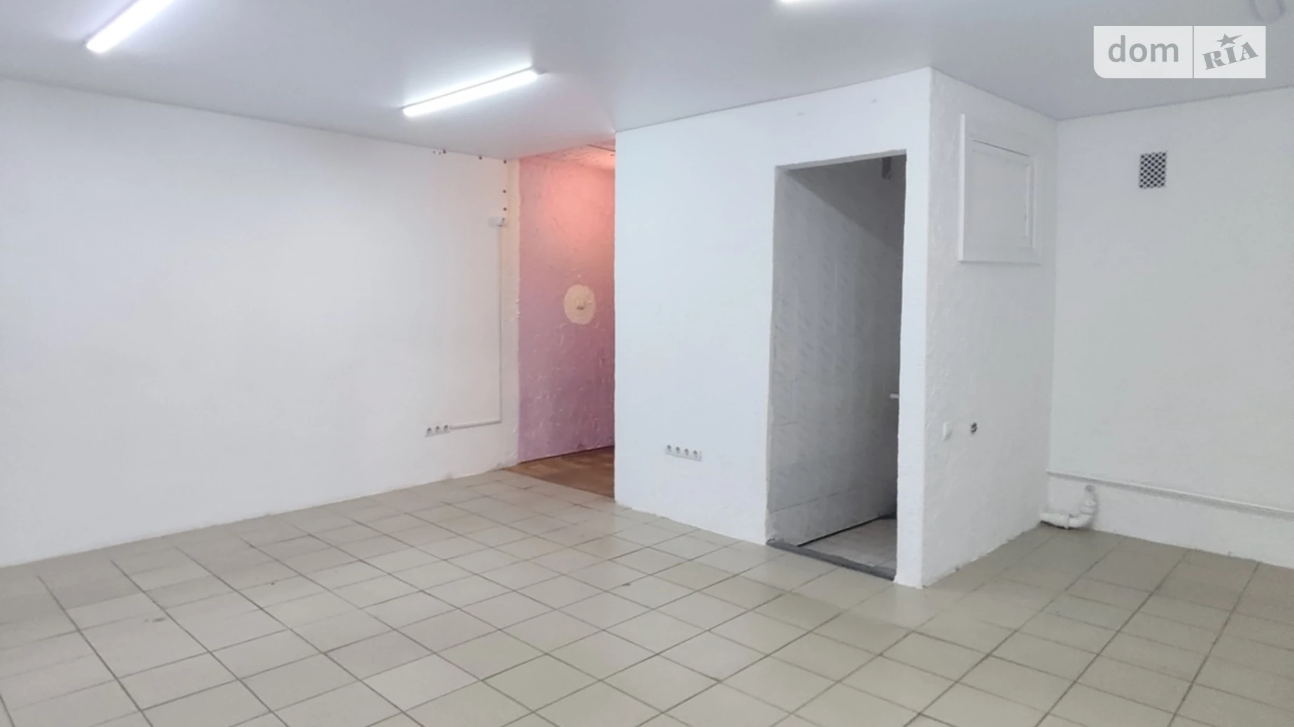 Продается офис 42 кв. м в бизнес-центре, цена: 75000 $ - фото 2