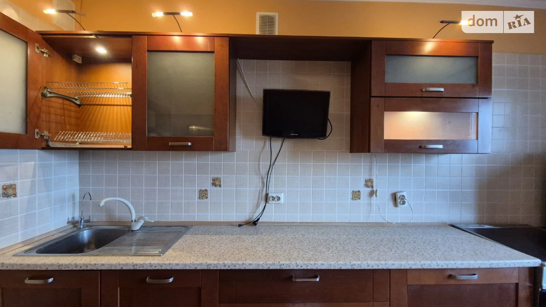 Продается 3-комнатная квартира 90.6 кв. м в Киеве, ул. Милославская, 4 - фото 2