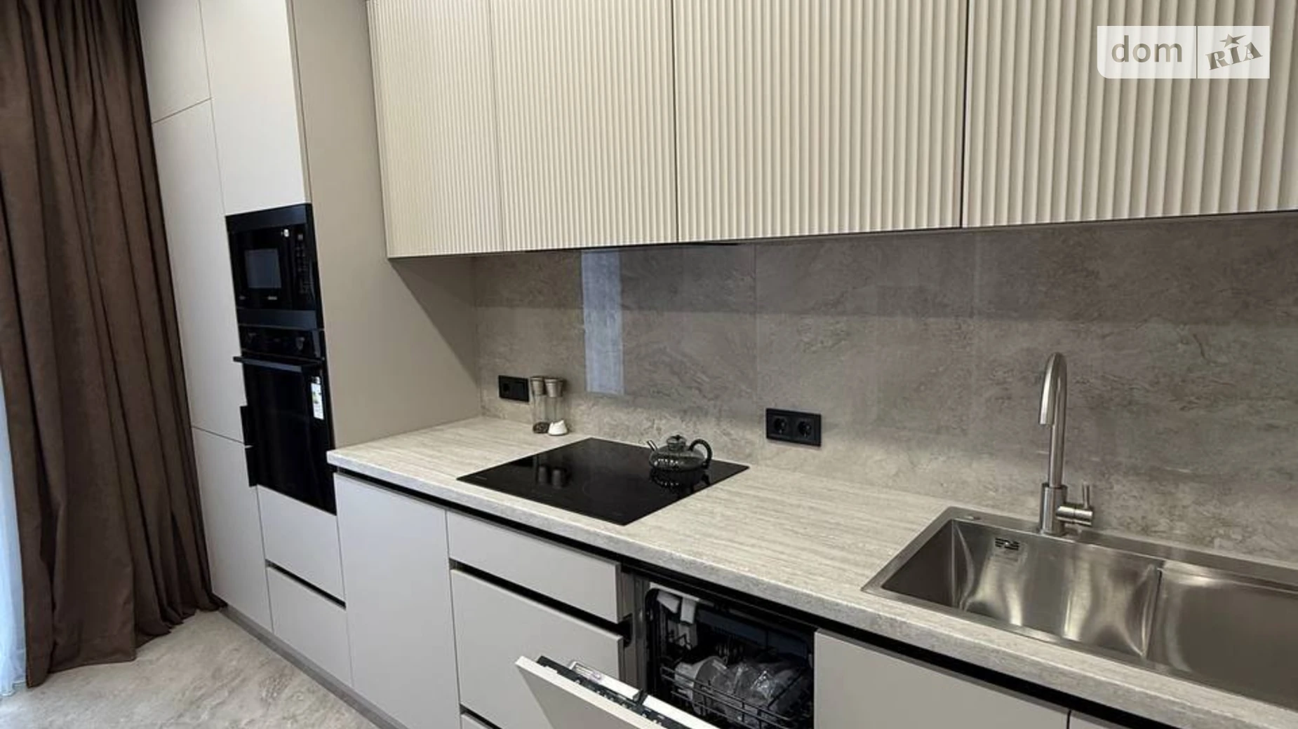 Продается 1-комнатная квартира 43 кв. м в Одессе, ул. Краснова, 1А - фото 2