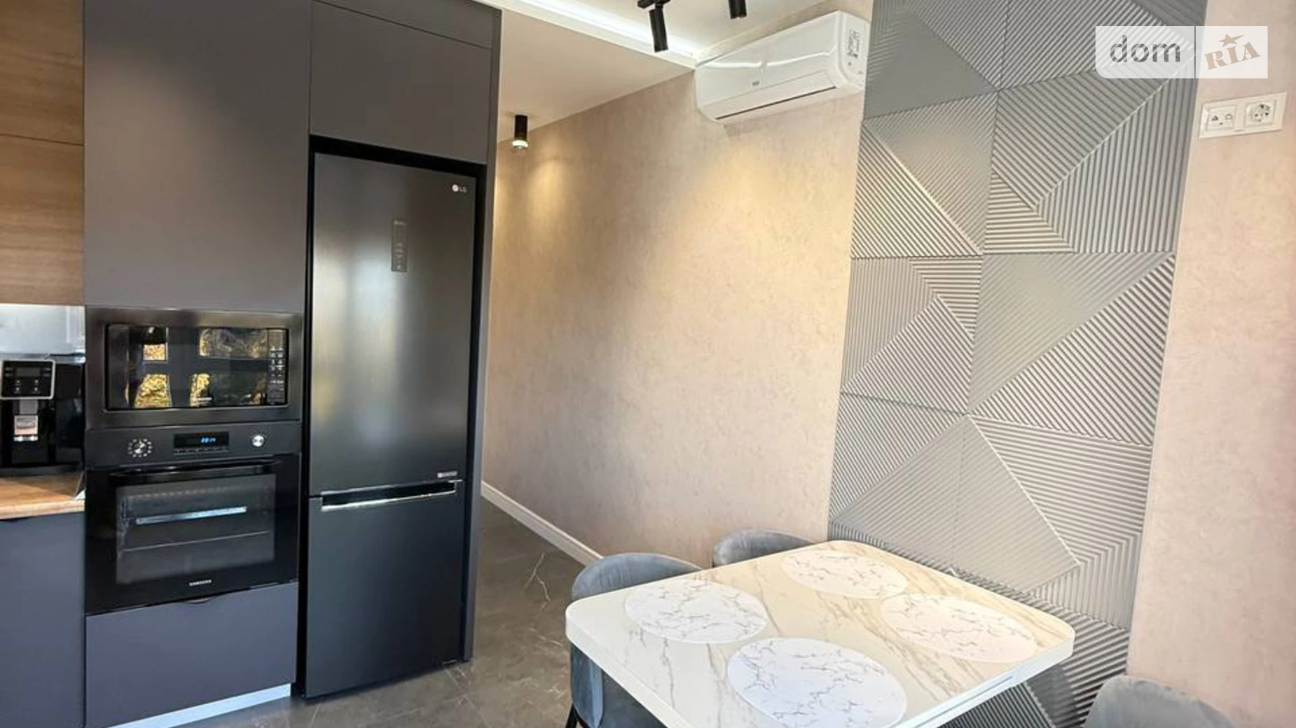 Продается 2-комнатная квартира 65 кв. м в Одессе, ул. Георгия Липского(Толбухина), 135Б - фото 2