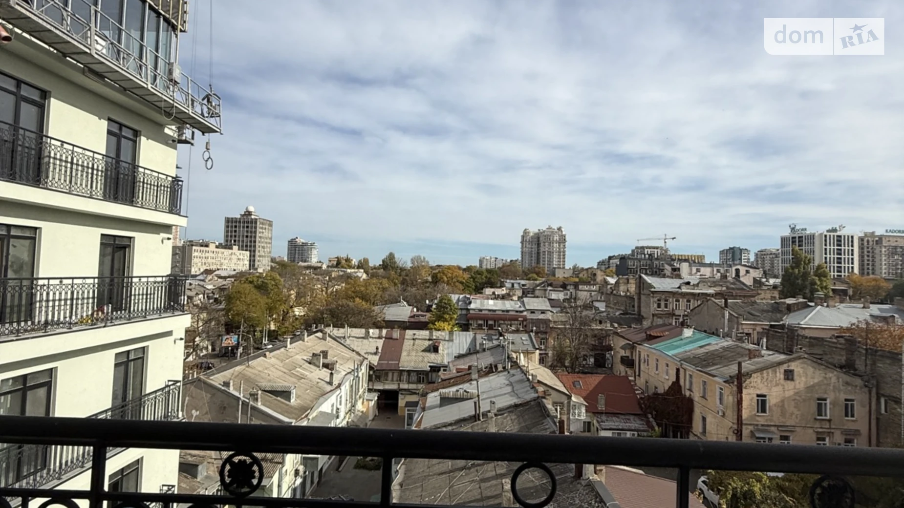 Продается 1-комнатная квартира 47 кв. м в Одессе, ул. Гимназическая, 13 - фото 2