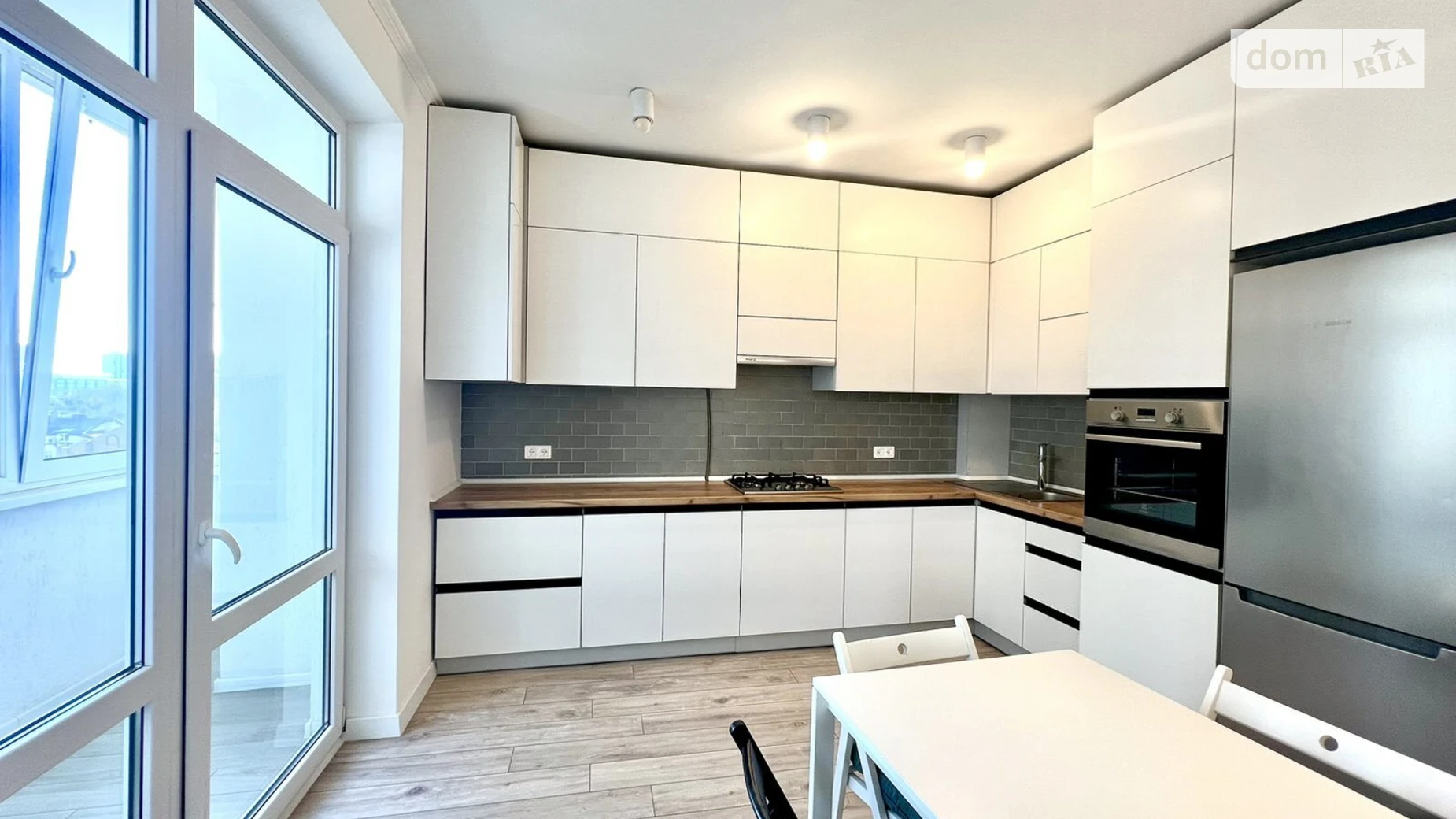 Сдается в аренду 1-комнатная квартира 49.4 кв. м в Львове, ул. Кравченко Ульяны, 8 - фото 2