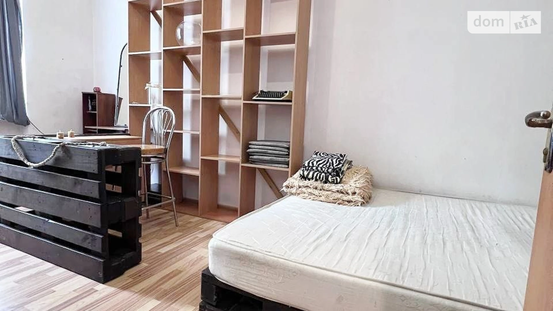 Продается 1-комнатная квартира 35 кв. м в Черновцах, ул. Донбасская - фото 3