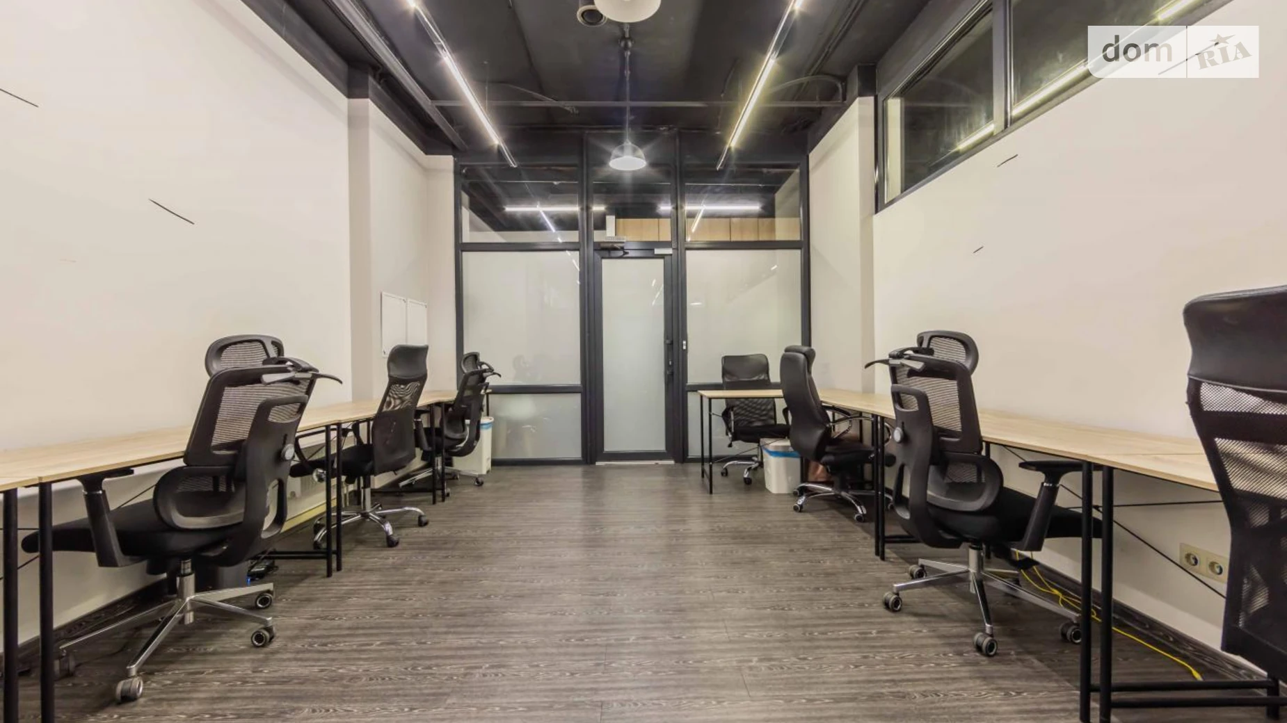 Продается офис 195.3 кв. м в бизнес-центре, цена: 380000 $ - фото 2