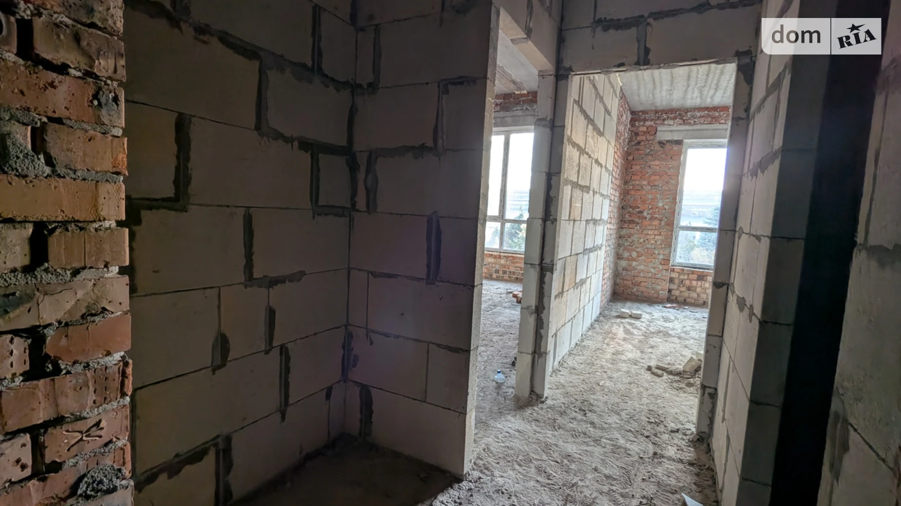 Продается 1-комнатная квартира 38 кв. м в Ивано-Франковске, ул. Хриплинская, 11Е - фото 2