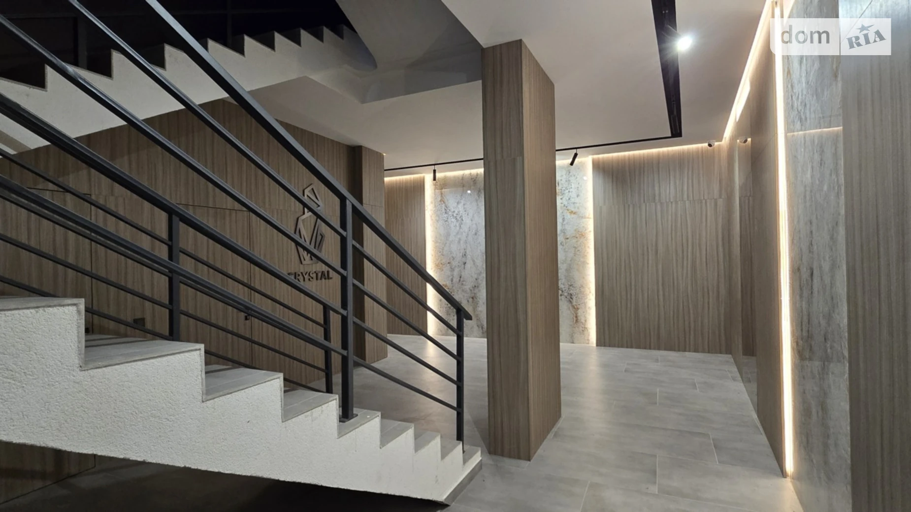 Продается 2-комнатная квартира 87.39 кв. м в Ужгороде, ул. Бабьяка, 1Б - фото 3