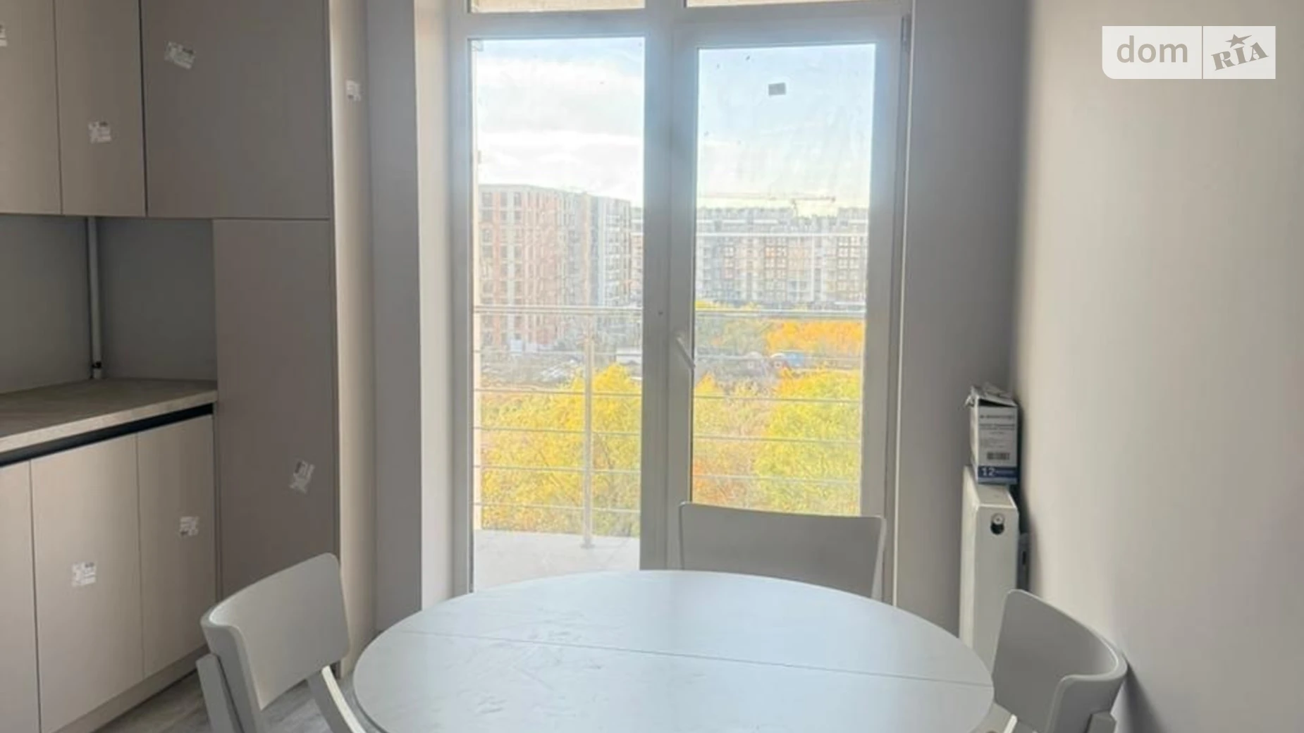 Продается 2-комнатная квартира 56 кв. м в Ужгороде, ул. Богомольца - фото 2