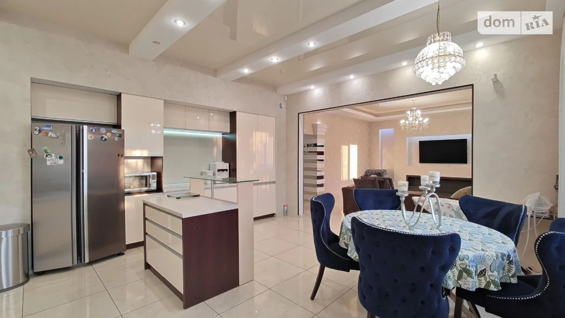 Продается дом на 2 этажа 254.4 кв. м с верандой, цена: 220000 $ - фото 2