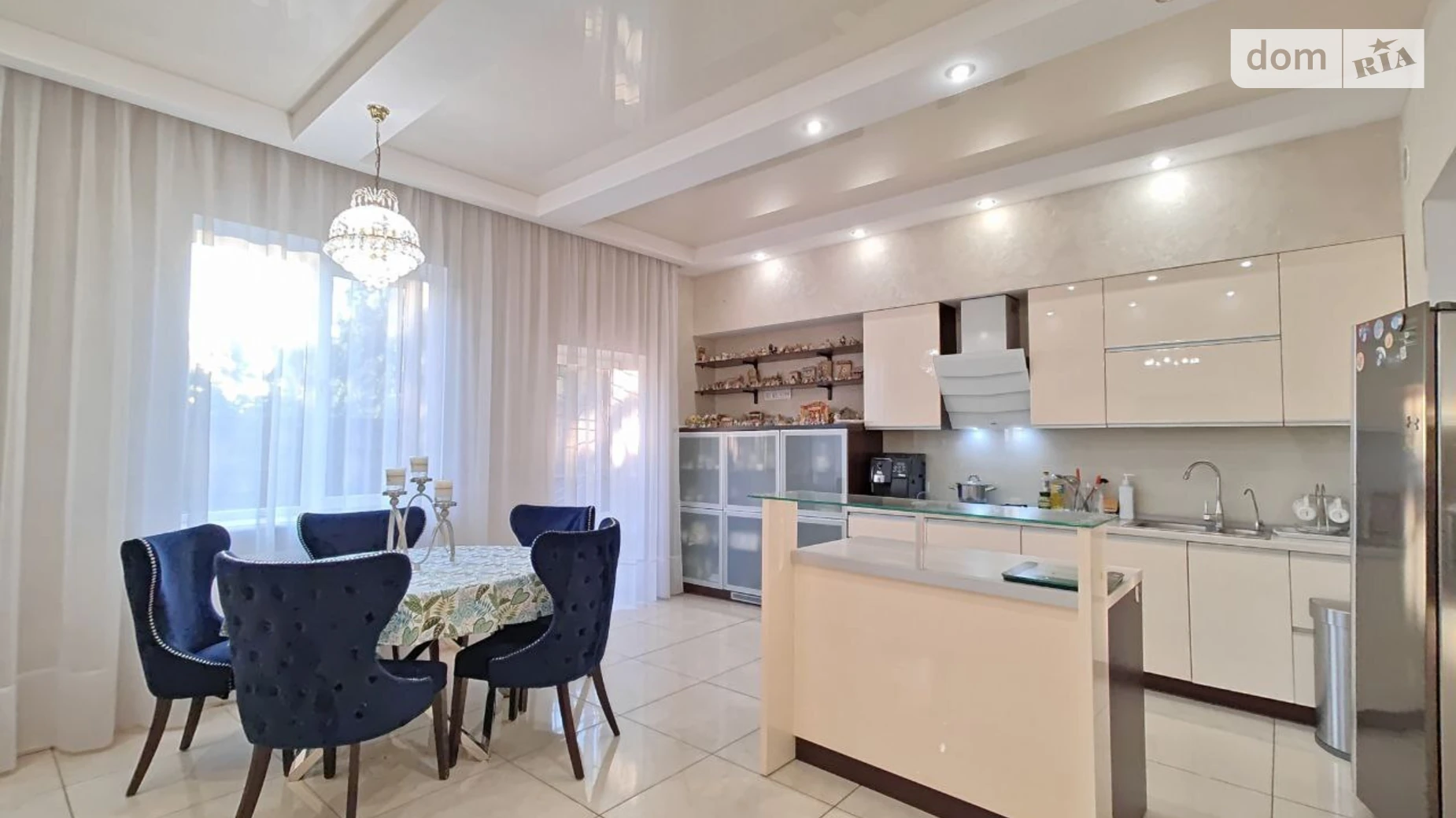 Продается дом на 2 этажа 254.4 кв. м с бассейном, цена: 220000 $ - фото 3