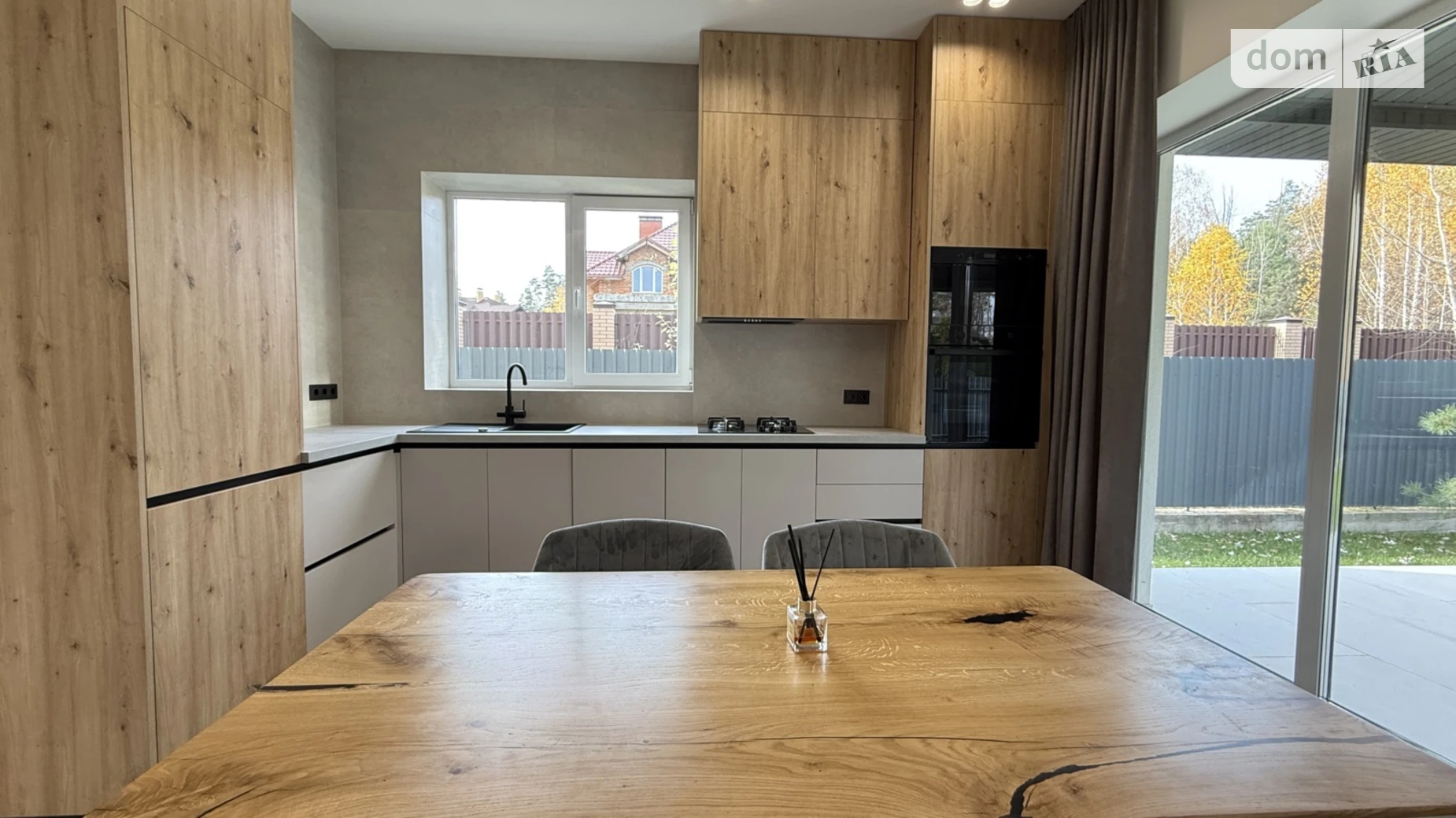 Продается дом на 2 этажа 188 кв. м с подвалом, цена: 360000 $ - фото 2