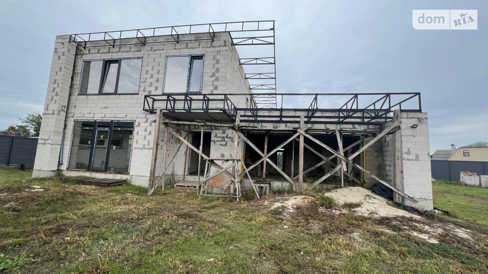 Продается дом на 2 этажа 160 кв. м с верандой, цена: 75000 $ - фото 2