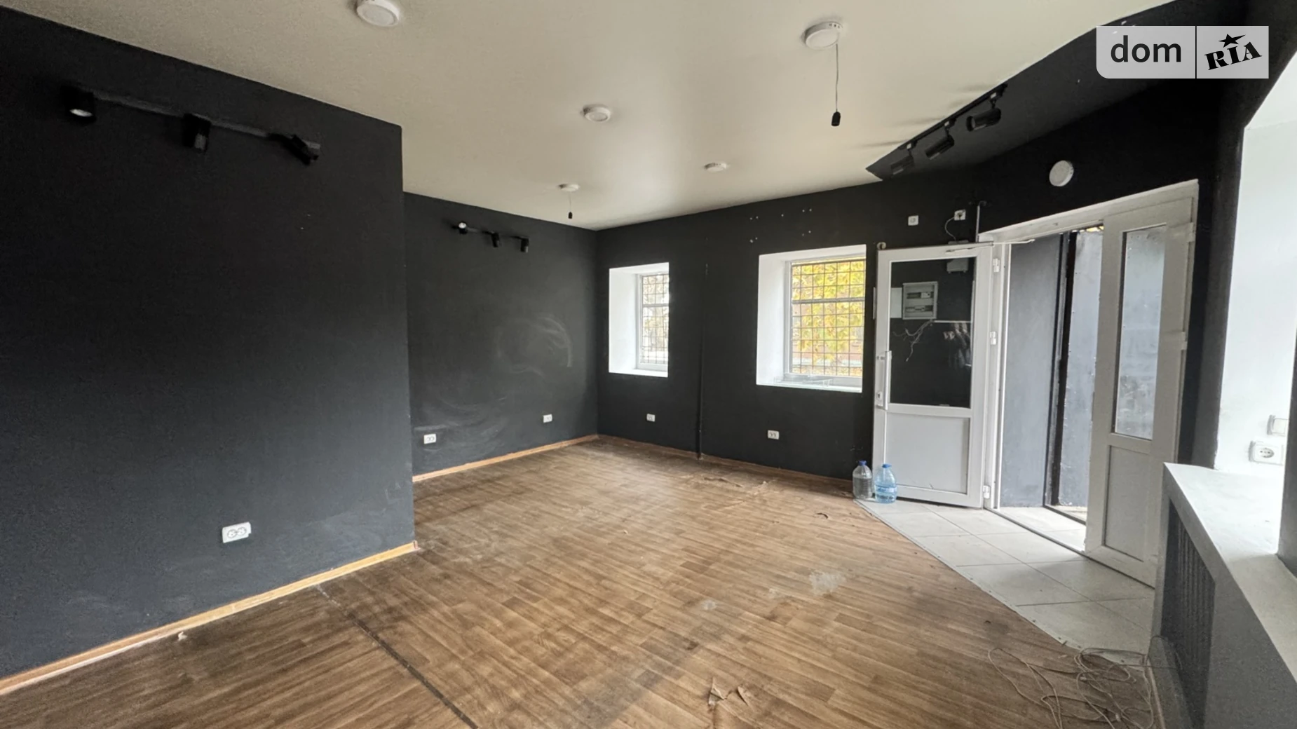 Сдается в аренду помещения свободного назначения 24.7 кв. м в 3-этажном здании, цена: 7000 грн - фото 4