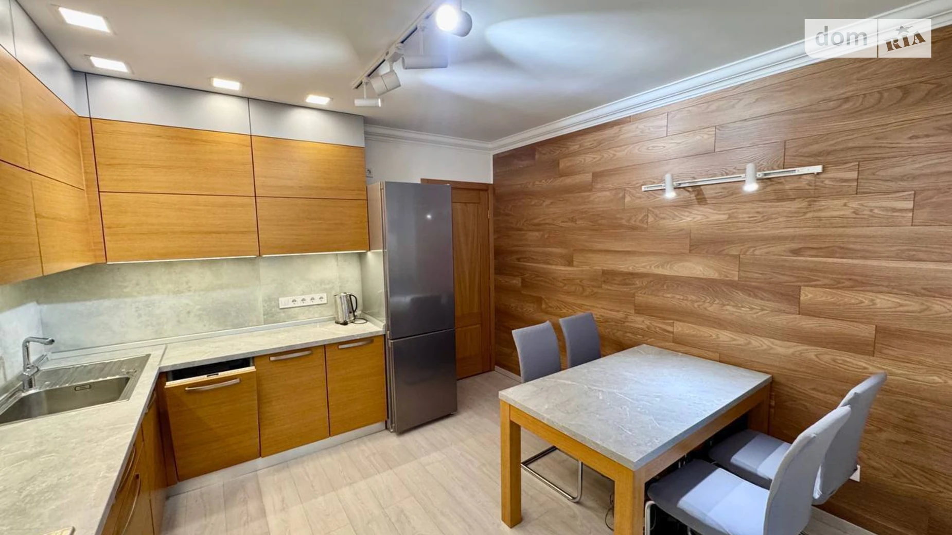 Сдается в аренду 3-комнатная квартира 85 кв. м в Львове, ул. Стрыйская, 115 - фото 2