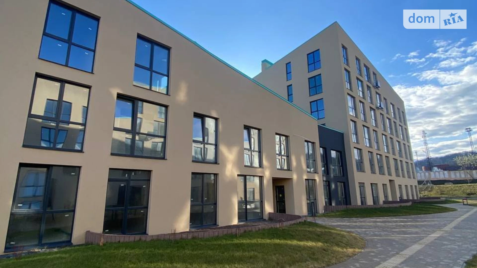 Продается 2-комнатная квартира 78 кв. м в Львове, ул. Хмельницкого Богдана, 207 - фото 2