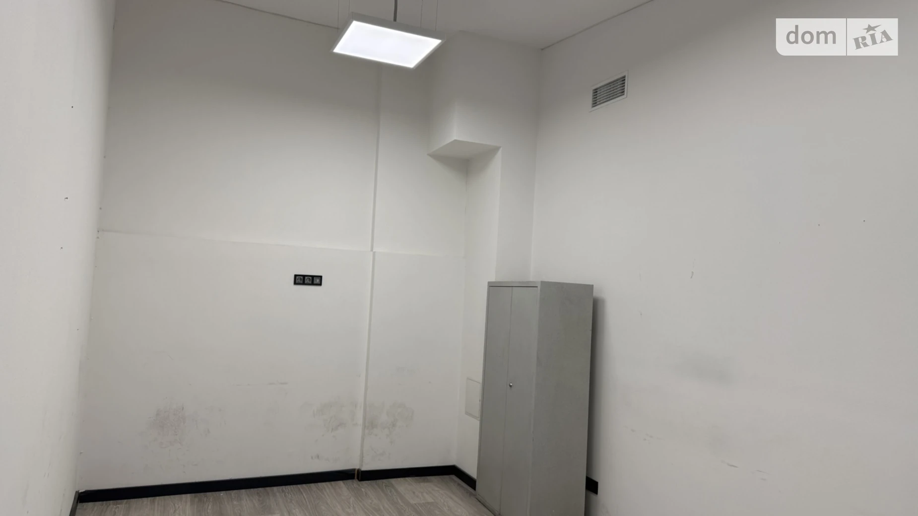 Сдается в аренду офис 170 кв. м в бизнес-центре, цена: 2500 $ - фото 2