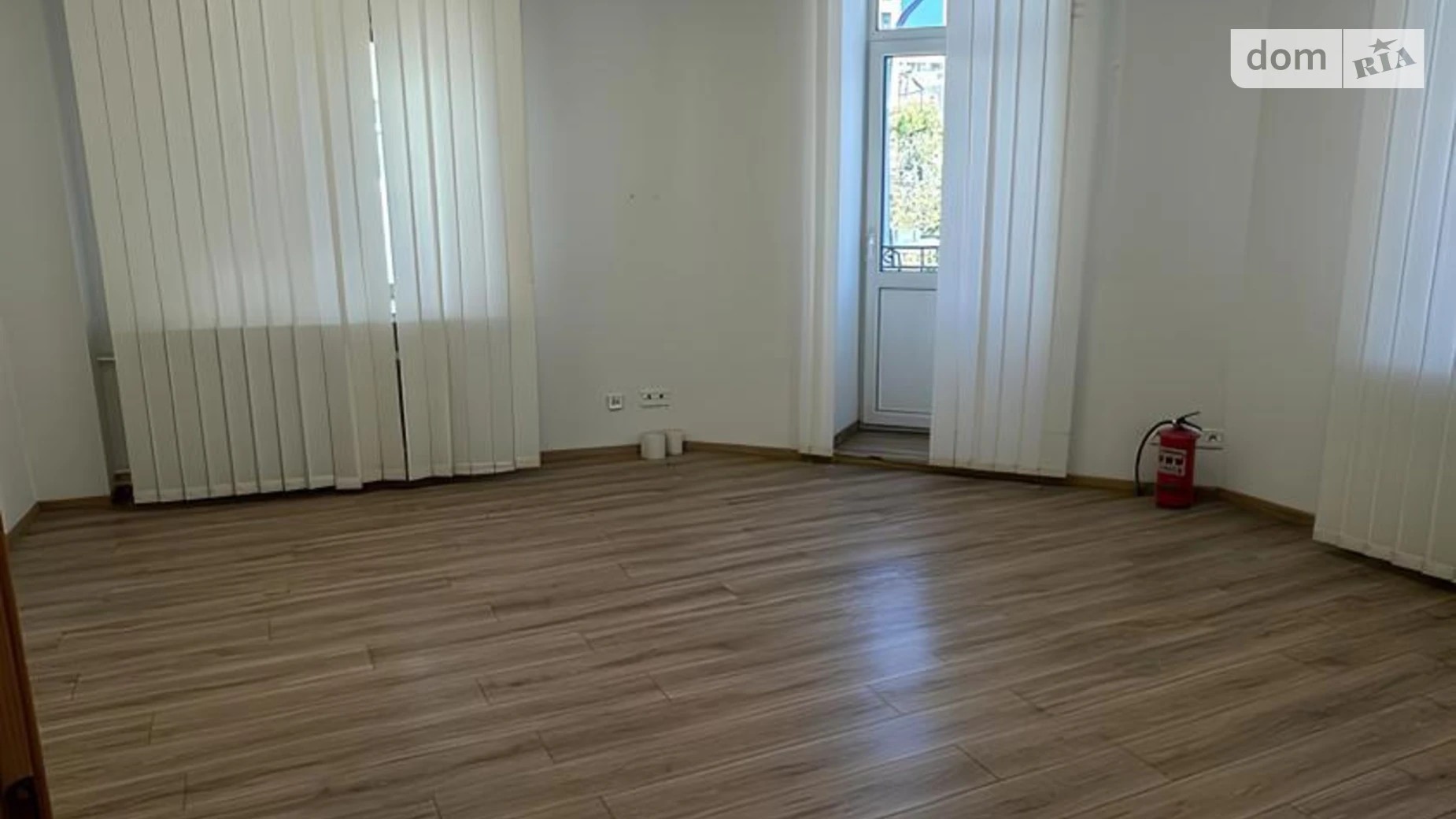 Сдается в аренду офис 240 кв. м в бизнес-центре, цена: 3800 $ - фото 3