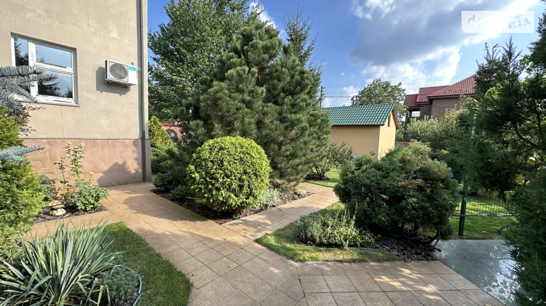 Сдается в аренду дом на 3 этажа 175 кв. м с участком, цена: 1300 $ - фото 2