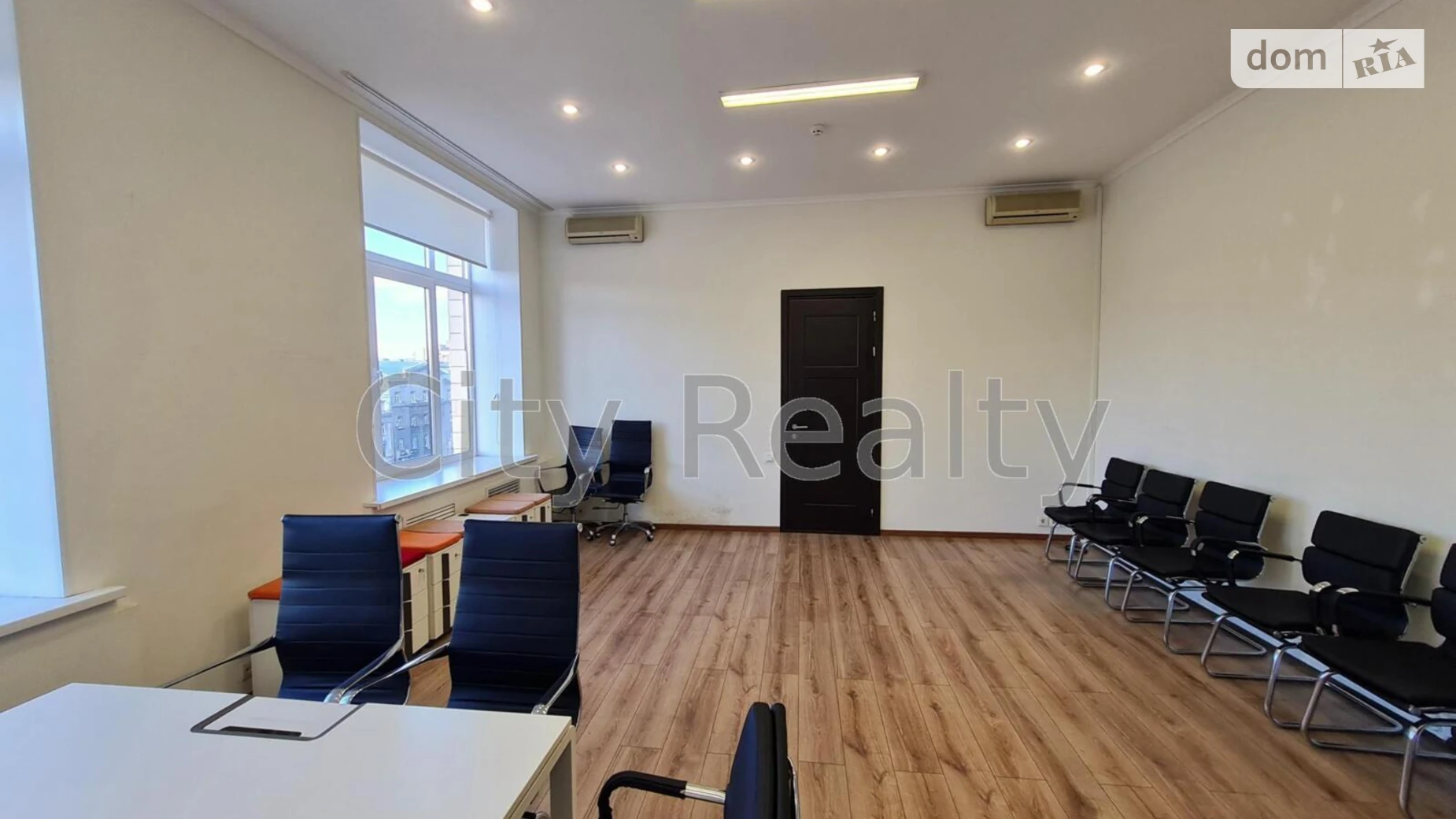 Сдается в аренду офис 77.4 кв. м в бизнес-центре, цена: 50310 грн - фото 2