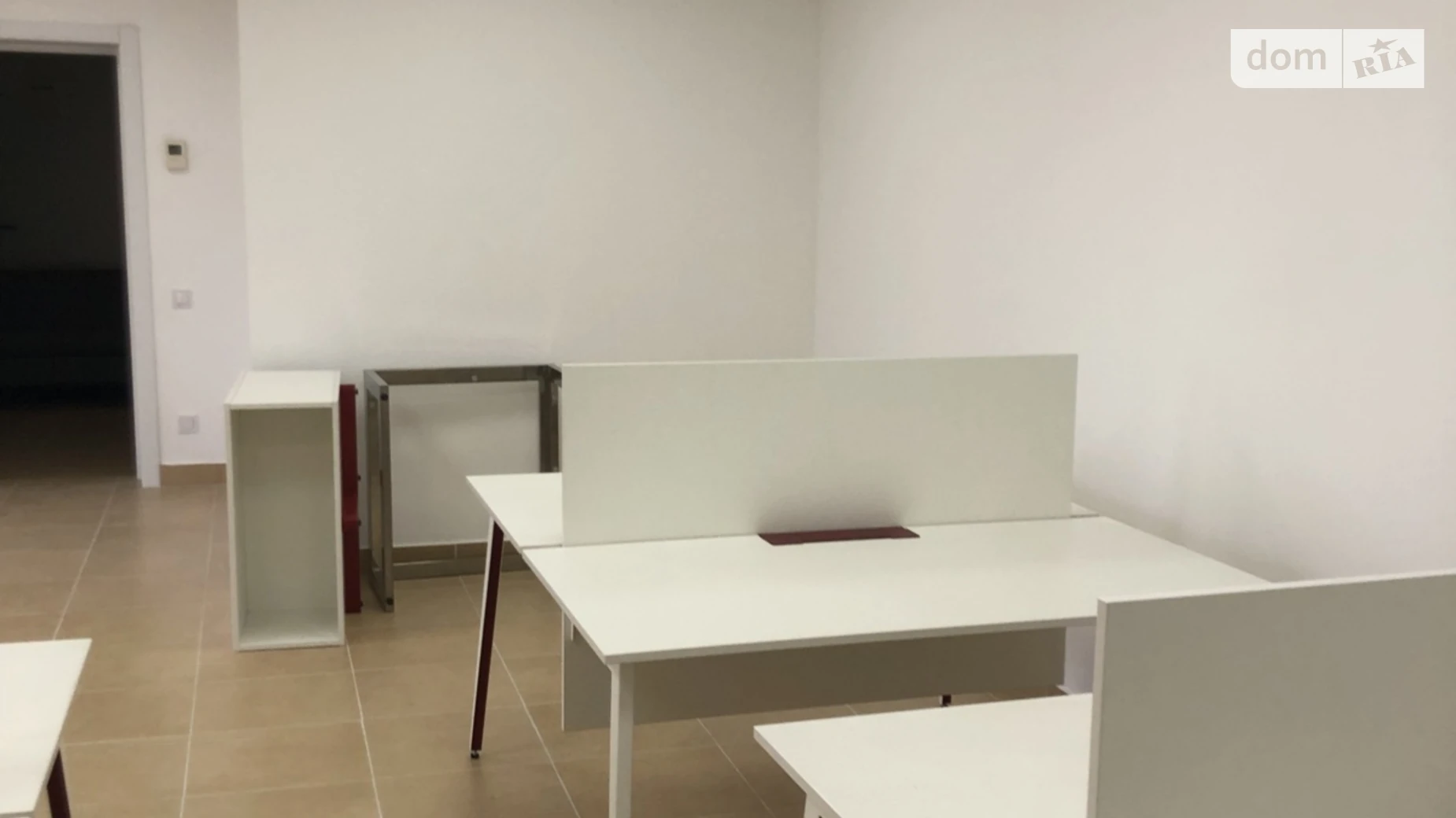 Сдается в аренду офис 48.8 кв. м в бизнес-центре, цена: 25220 грн - фото 2